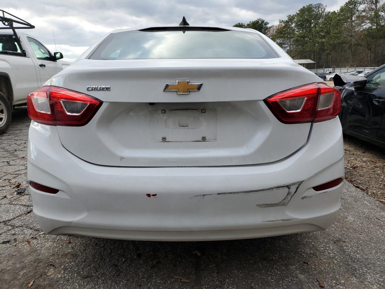 2019 Chevrolet Cruze Белый vin: 1G1BJ5SM4K7102343