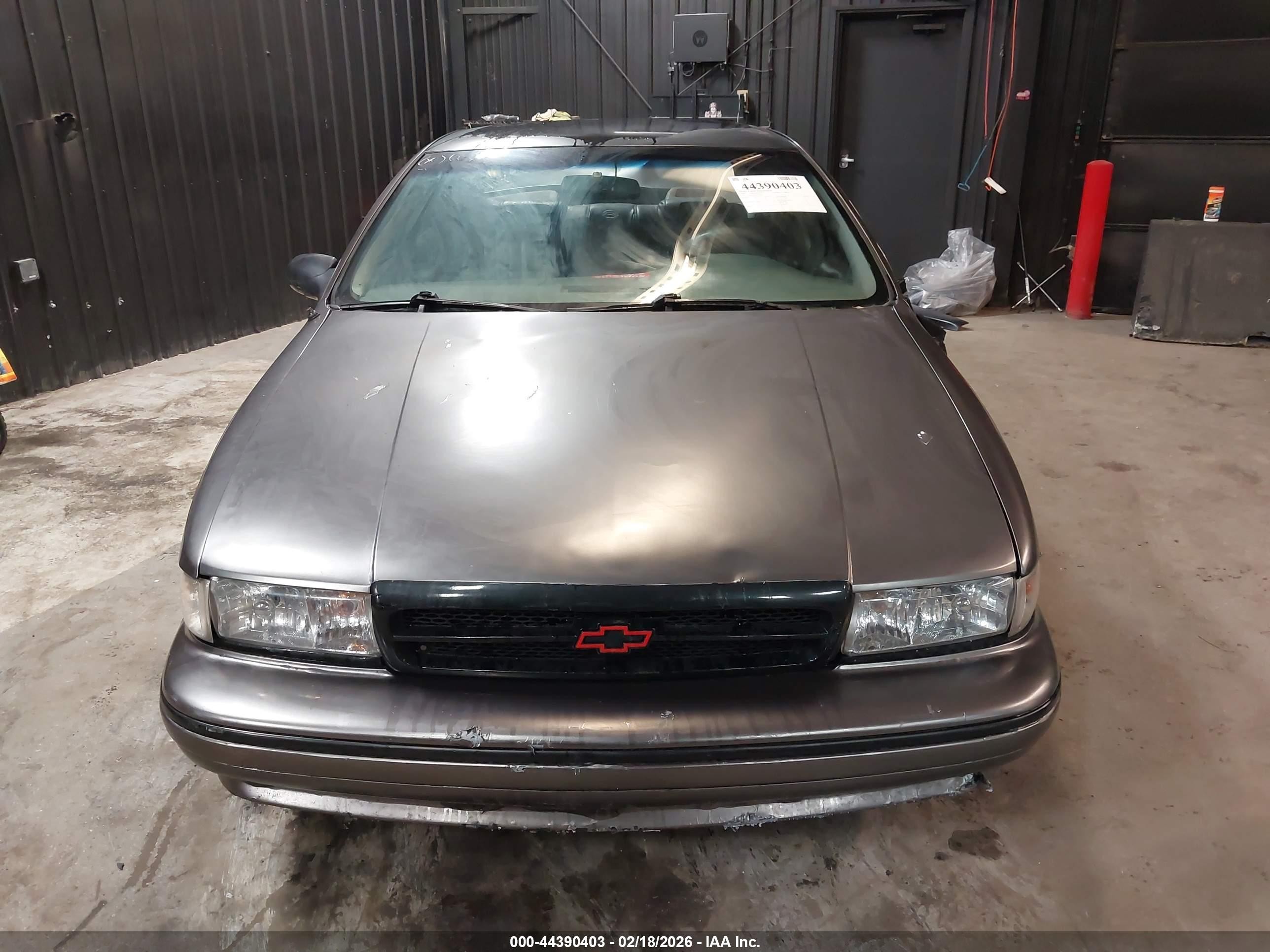 1996 Chevrolet Caprice / Impala Classic Ss Gray vin: 1G1BL52P0TR171847