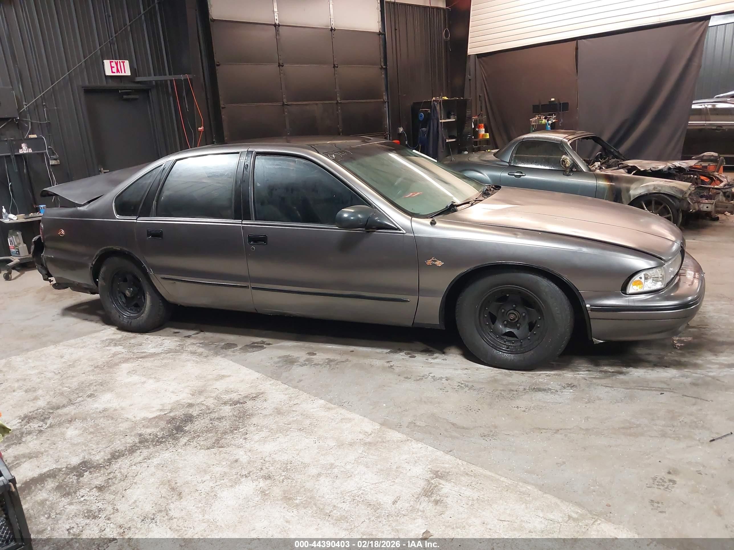 1996 Chevrolet Caprice / Impala Classic Ss Gray vin: 1G1BL52P0TR171847