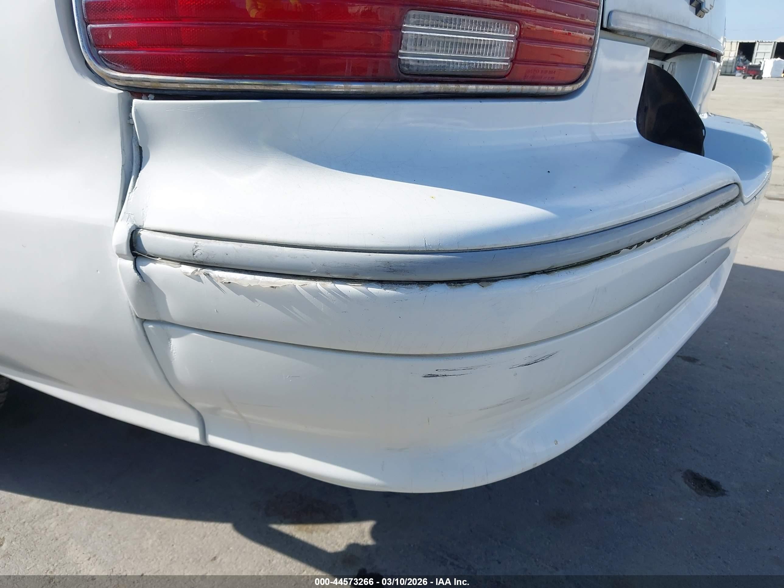 1994 Chevrolet Caprice Classic White vin: 1G1BL52P2RR188433