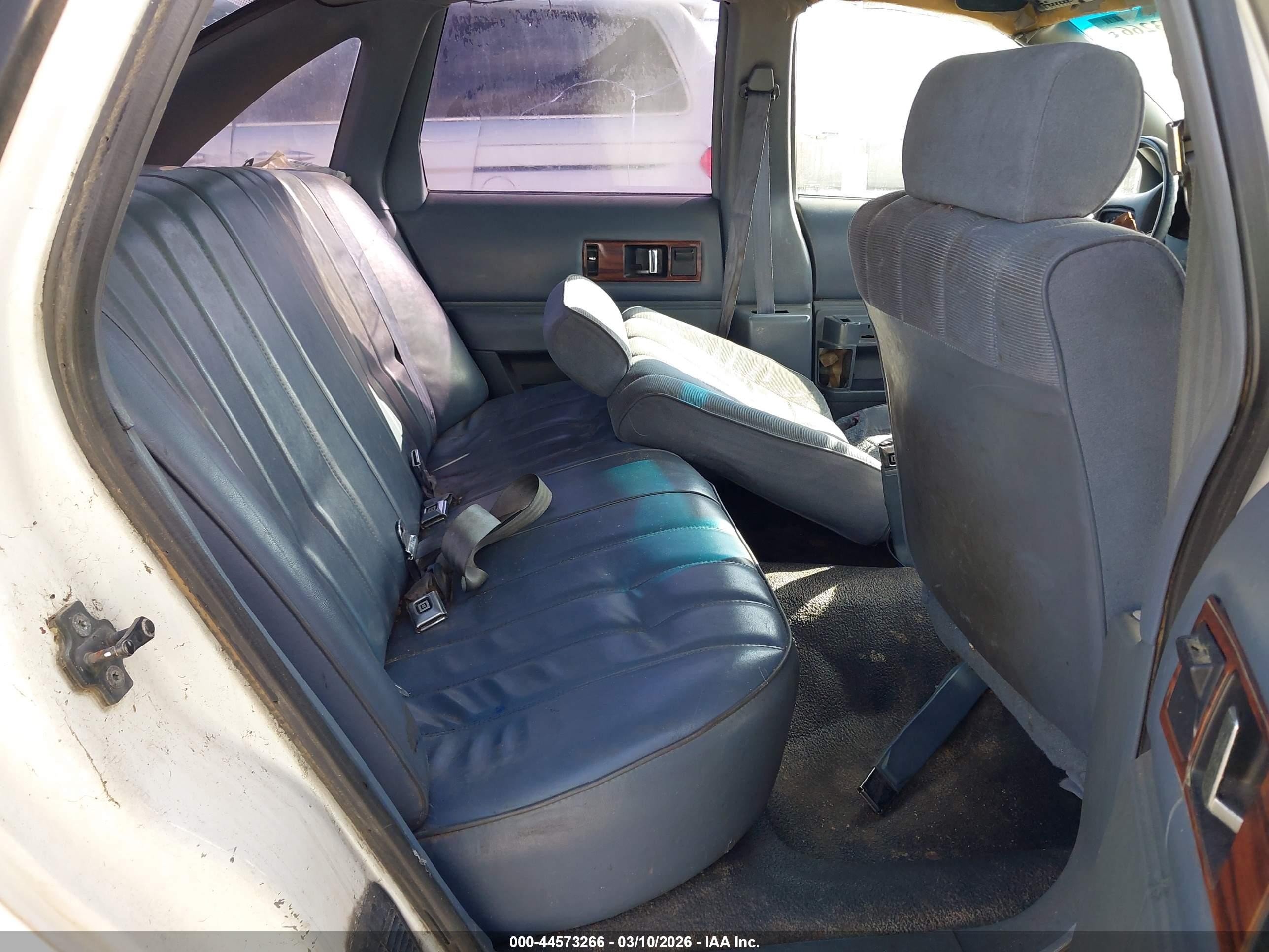 1994 Chevrolet Caprice Classic White vin: 1G1BL52P2RR188433