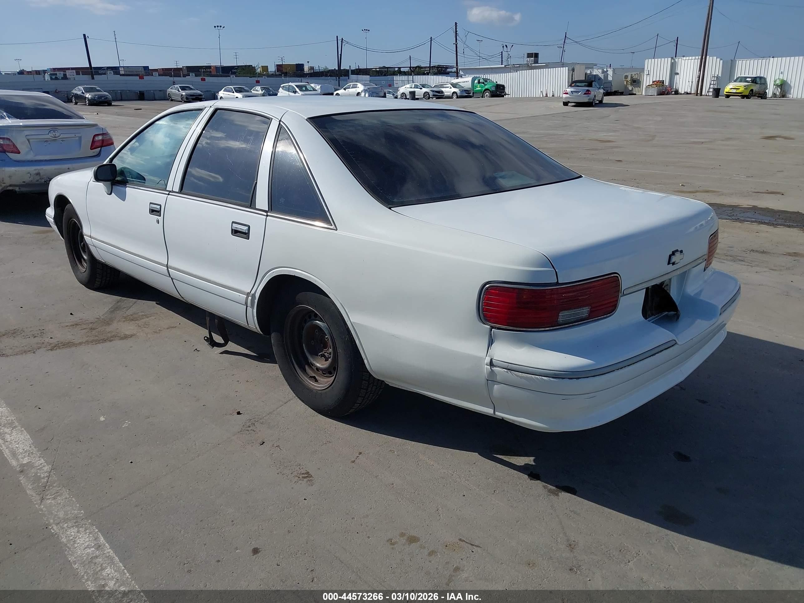 1994 Chevrolet Caprice Classic White vin: 1G1BL52P2RR188433