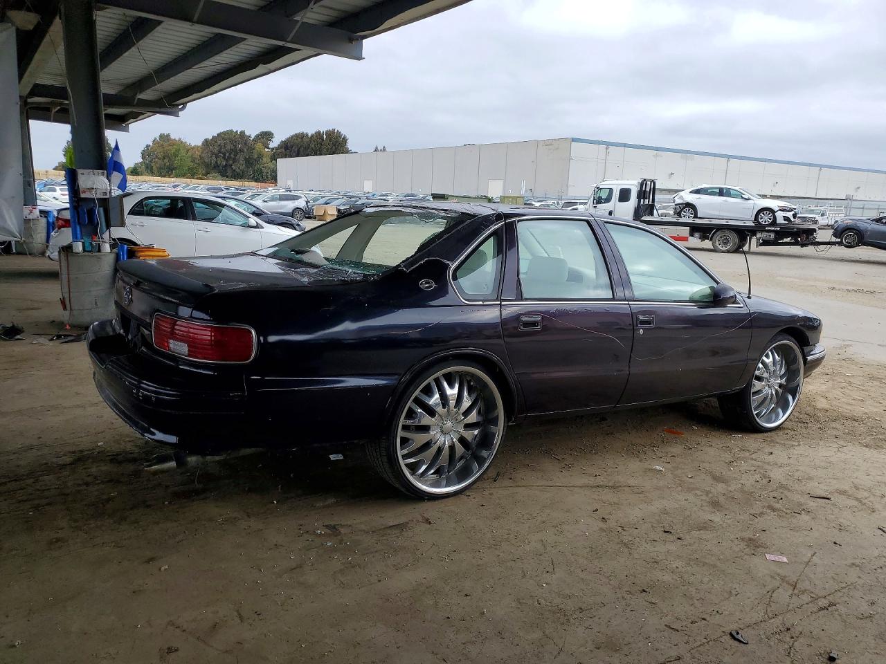 1995 Chevrolet Caprice / Impala Classic Ss Purple vin: 1G1BL52P2SR168317