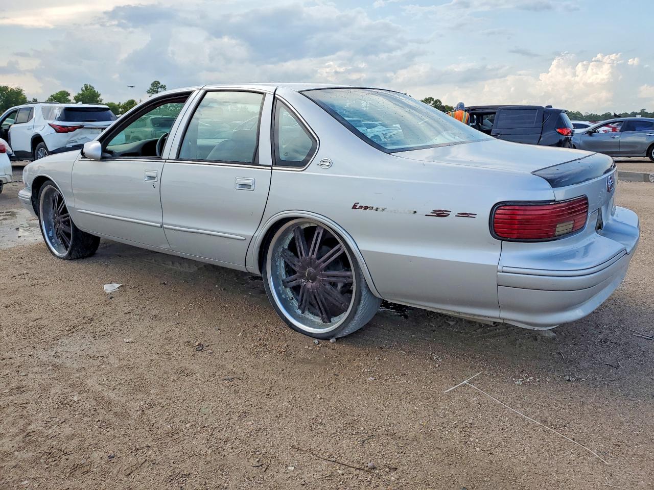 1995 Chevrolet Caprice / Impala Classic Ss Серебряный vin: 1G1BL52P2SR173792