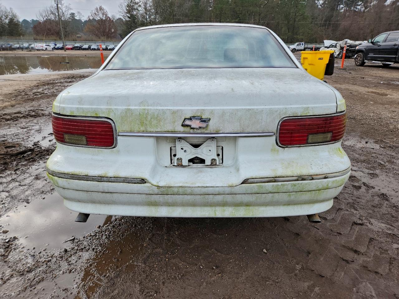 1996 Chevrolet Caprice / Impala Classic Ss White vin: 1G1BL52P3TR149003