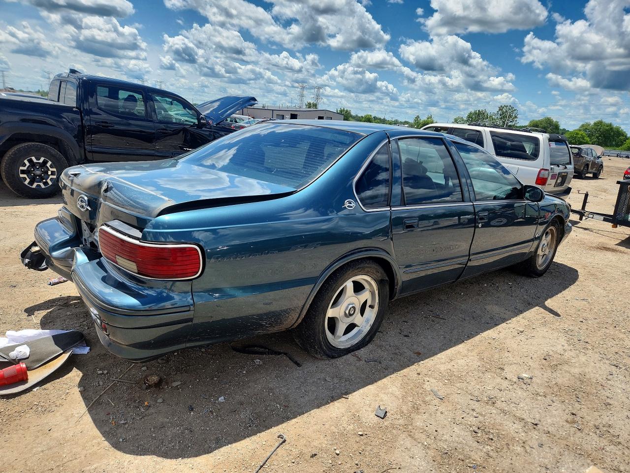 1995 Chevrolet Caprice / Impala Classic Ss Teal vin: 1G1BL52P5SR135117