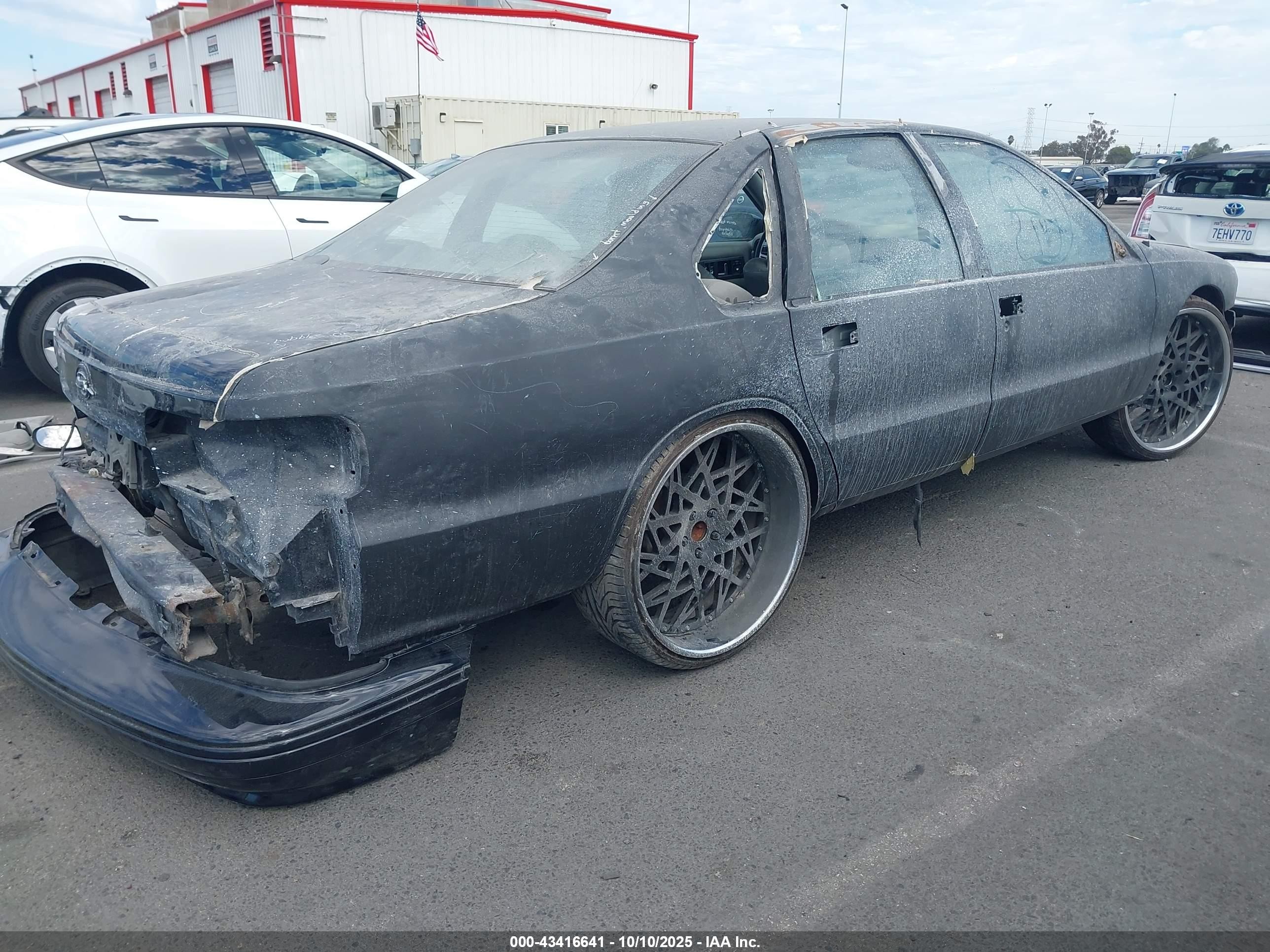 1996 Chevrolet Caprice / Impala Classic Ss Black vin: 1G1BL52P6TR157726