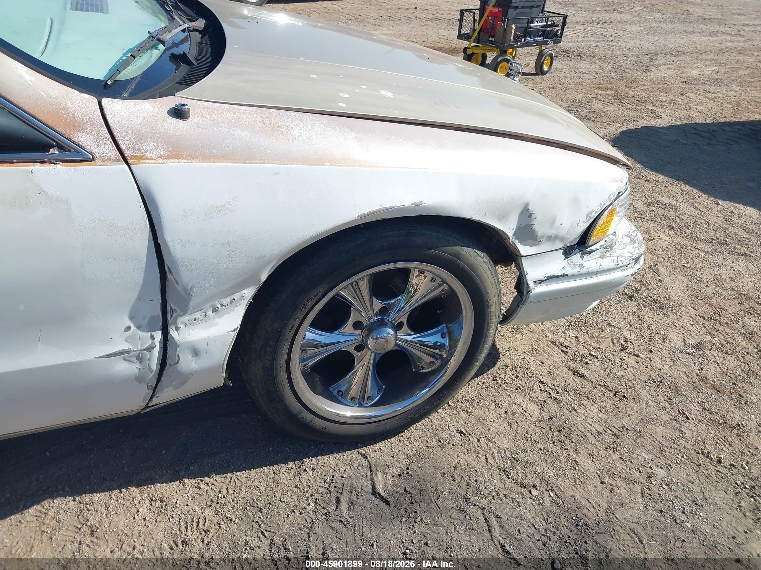 1996 Chevrolet Caprice / Impala Classic Ss White vin: 1G1BL52P8TR129846