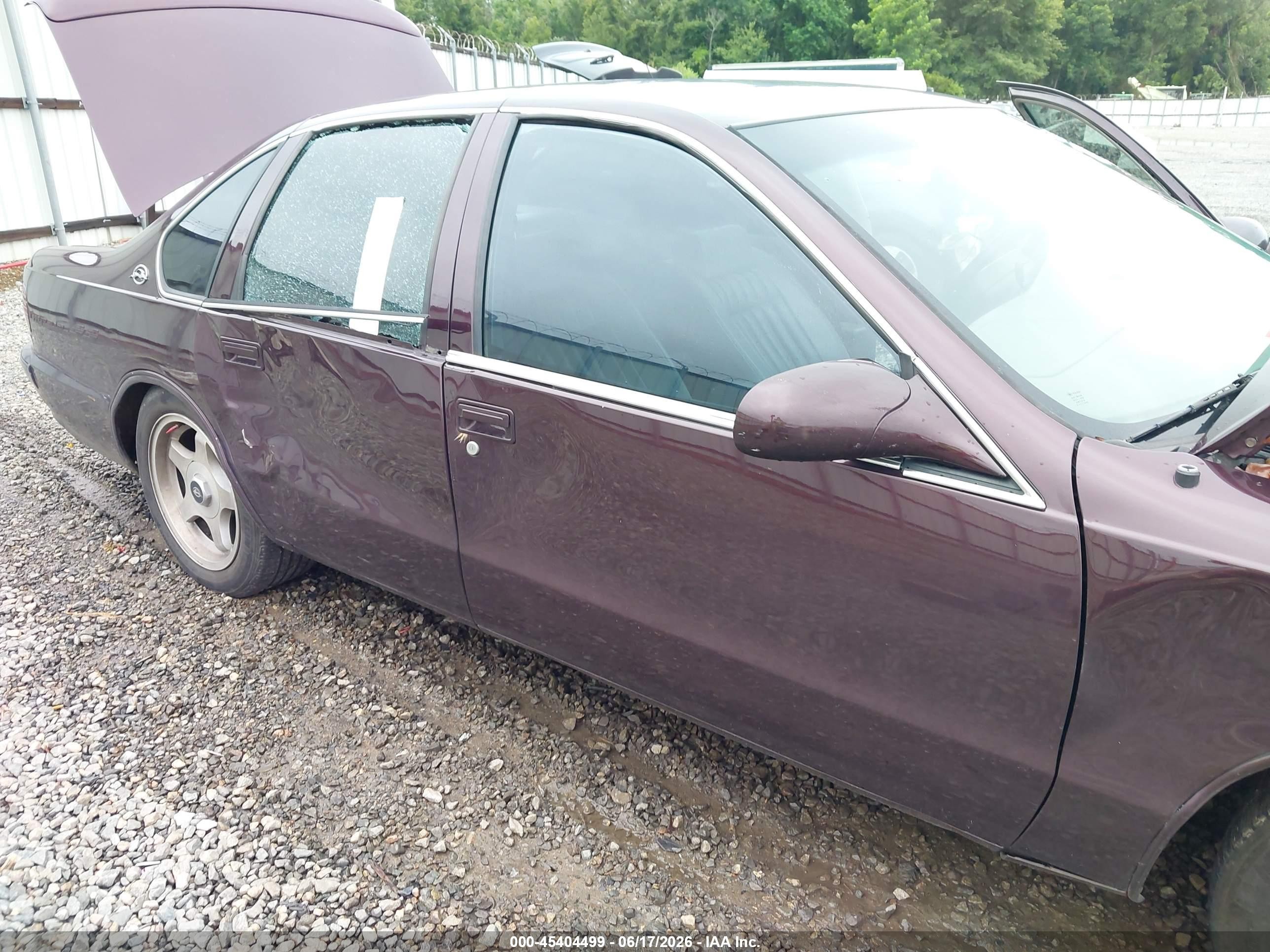 1995 Chevrolet Caprice / Impala Classic Ss Burgundy vin: 1G1BL52P9SR133807