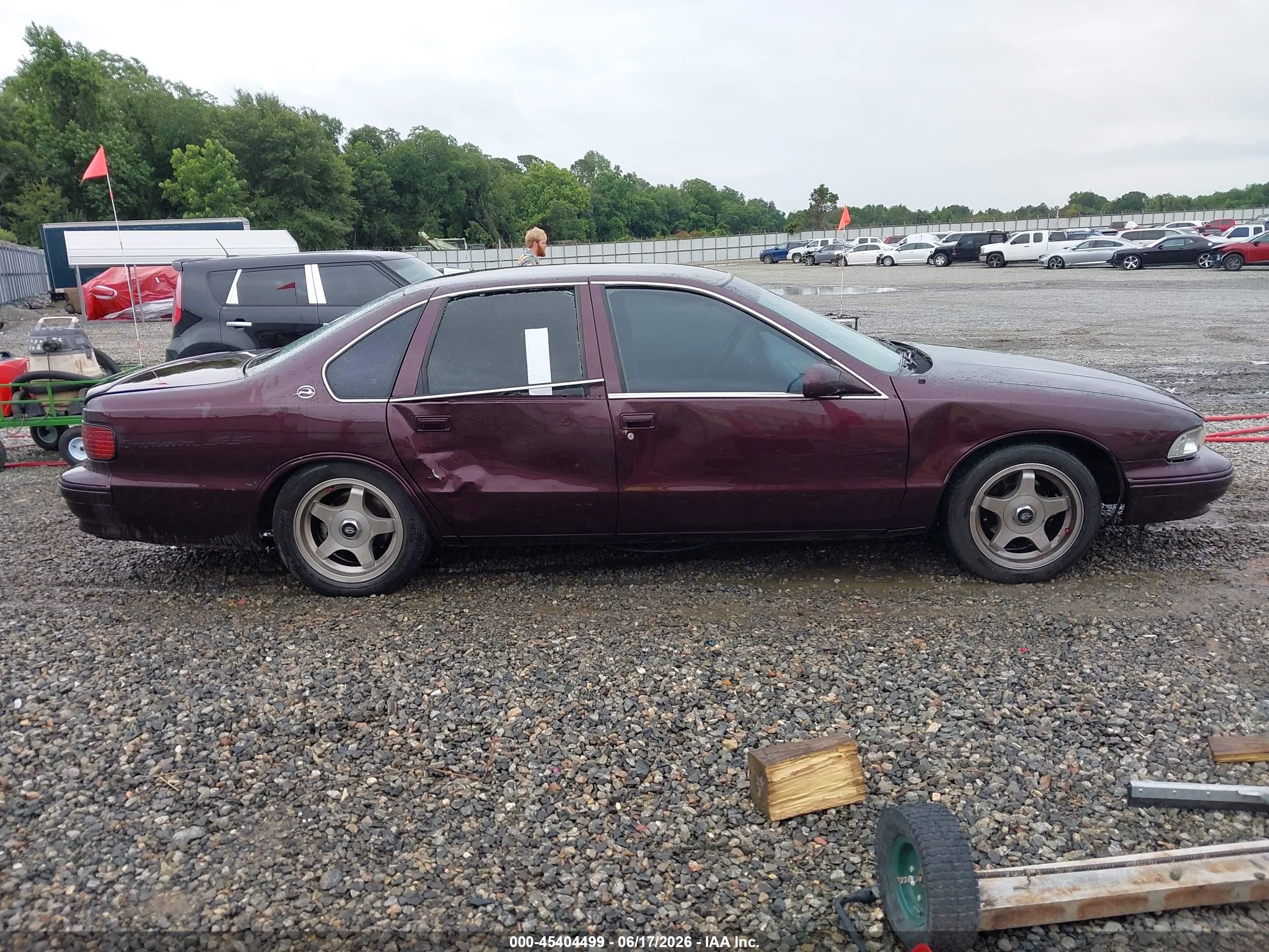1995 Chevrolet Caprice / Impala Classic Ss Burgundy vin: 1G1BL52P9SR133807