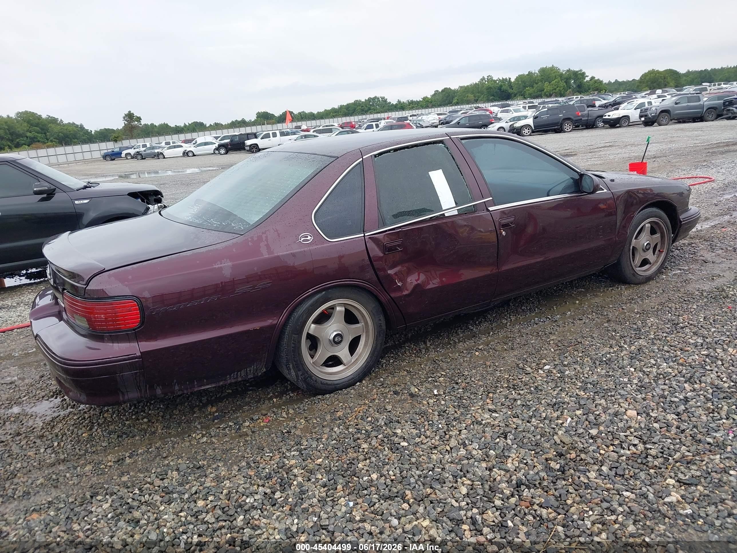 1995 Chevrolet Caprice / Impala Classic Ss Burgundy vin: 1G1BL52P9SR133807