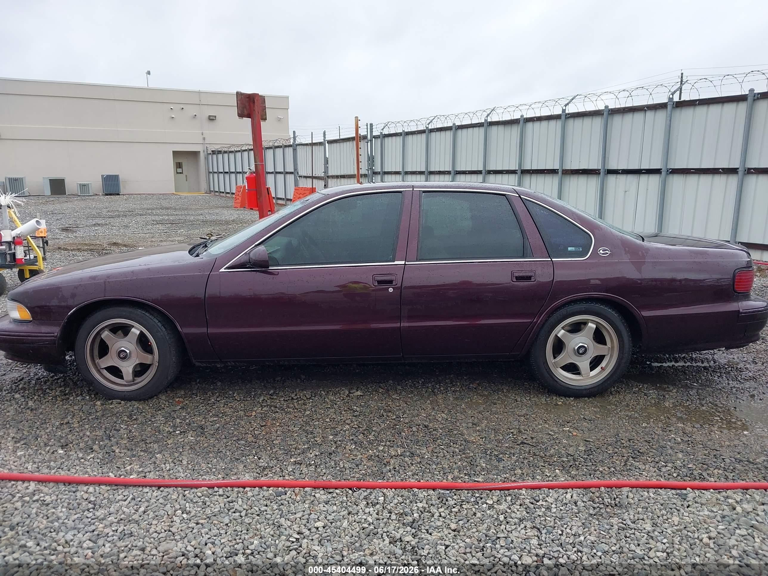 1995 Chevrolet Caprice / Impala Classic Ss Burgundy vin: 1G1BL52P9SR133807