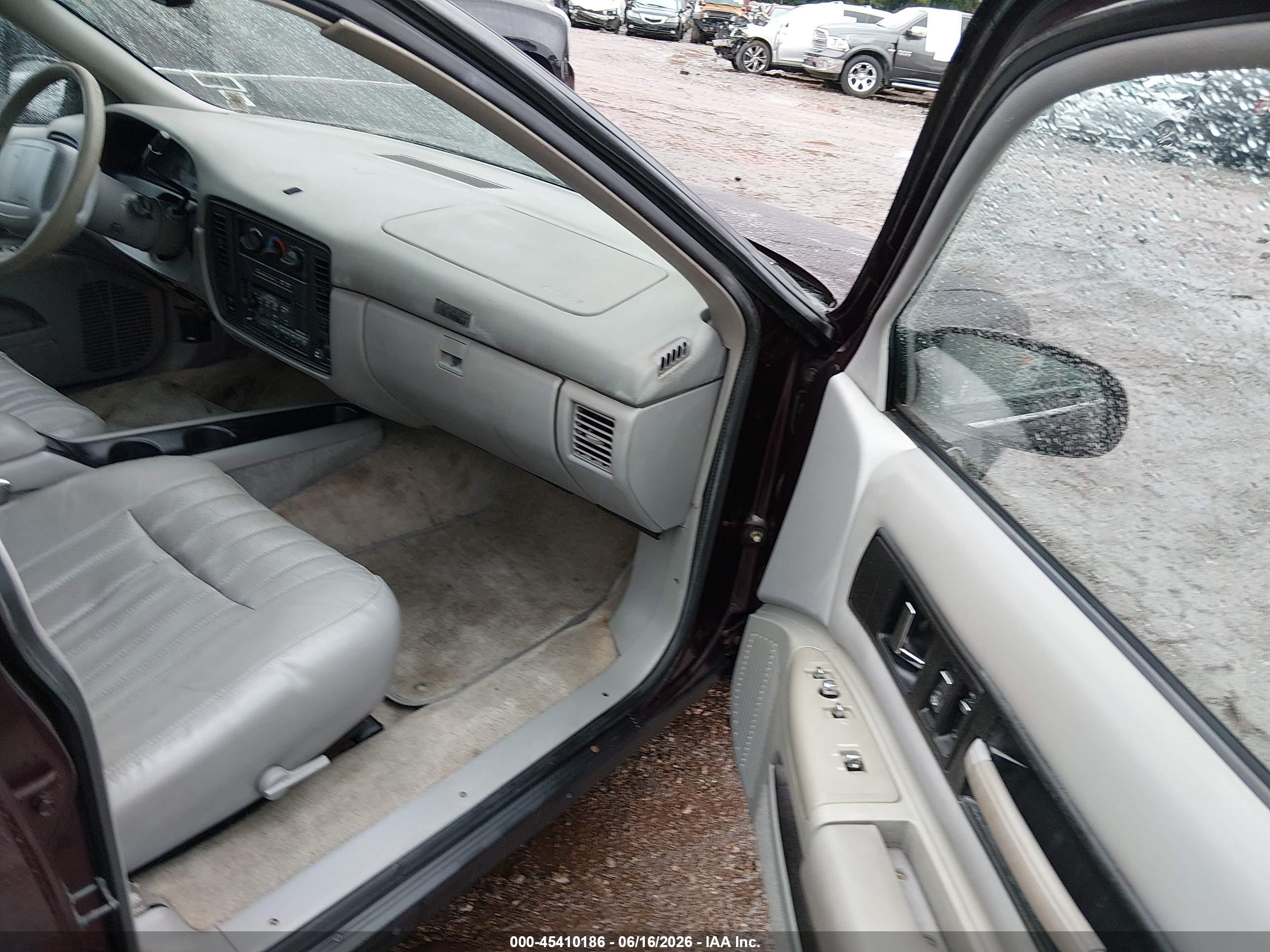 1995 Chevrolet Caprice / Impala Classic Ss Burgundy vin: 1G1BL52P9SR175250