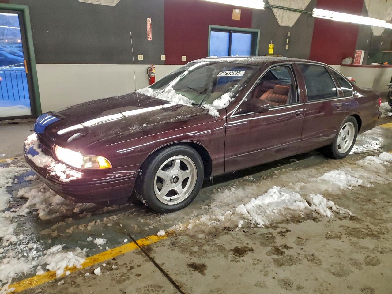 1996 Chevrolet Caprice / Impala Classic Ss Burgundy vin: 1G1BL52P9TR148888