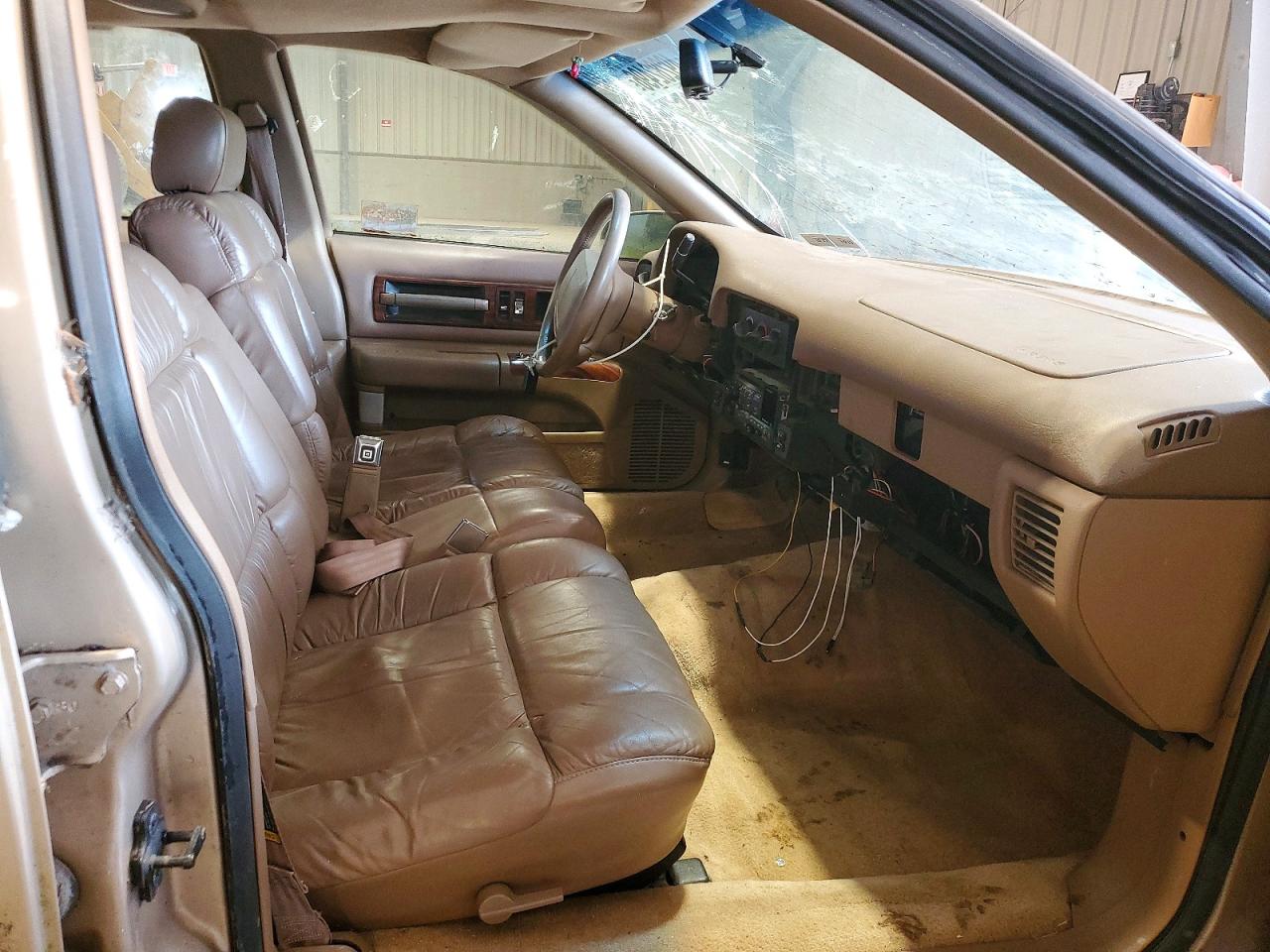 1996 Chevrolet Caprice / Impala Classic Ss Tan vin: 1G1BL52PXTR194956