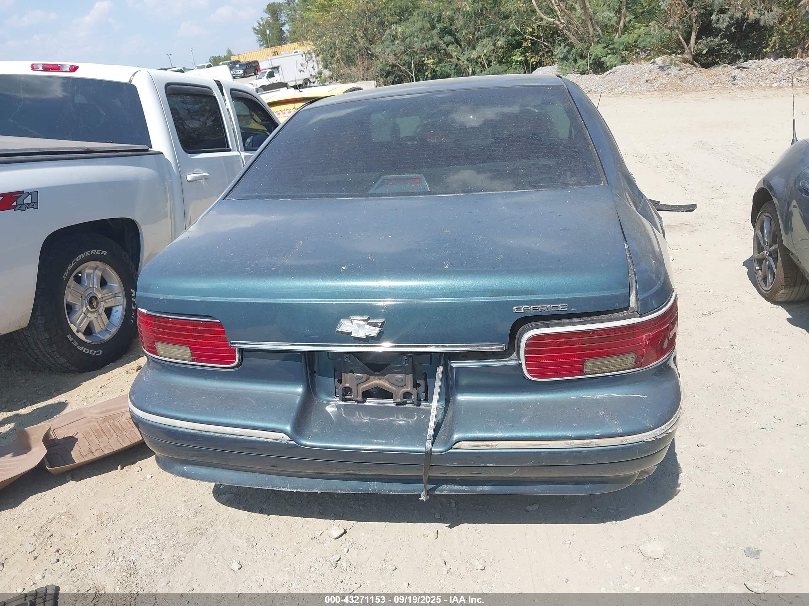 1996 Chevrolet Caprice Classic Синий vin: 1G1BL52W2TR192335