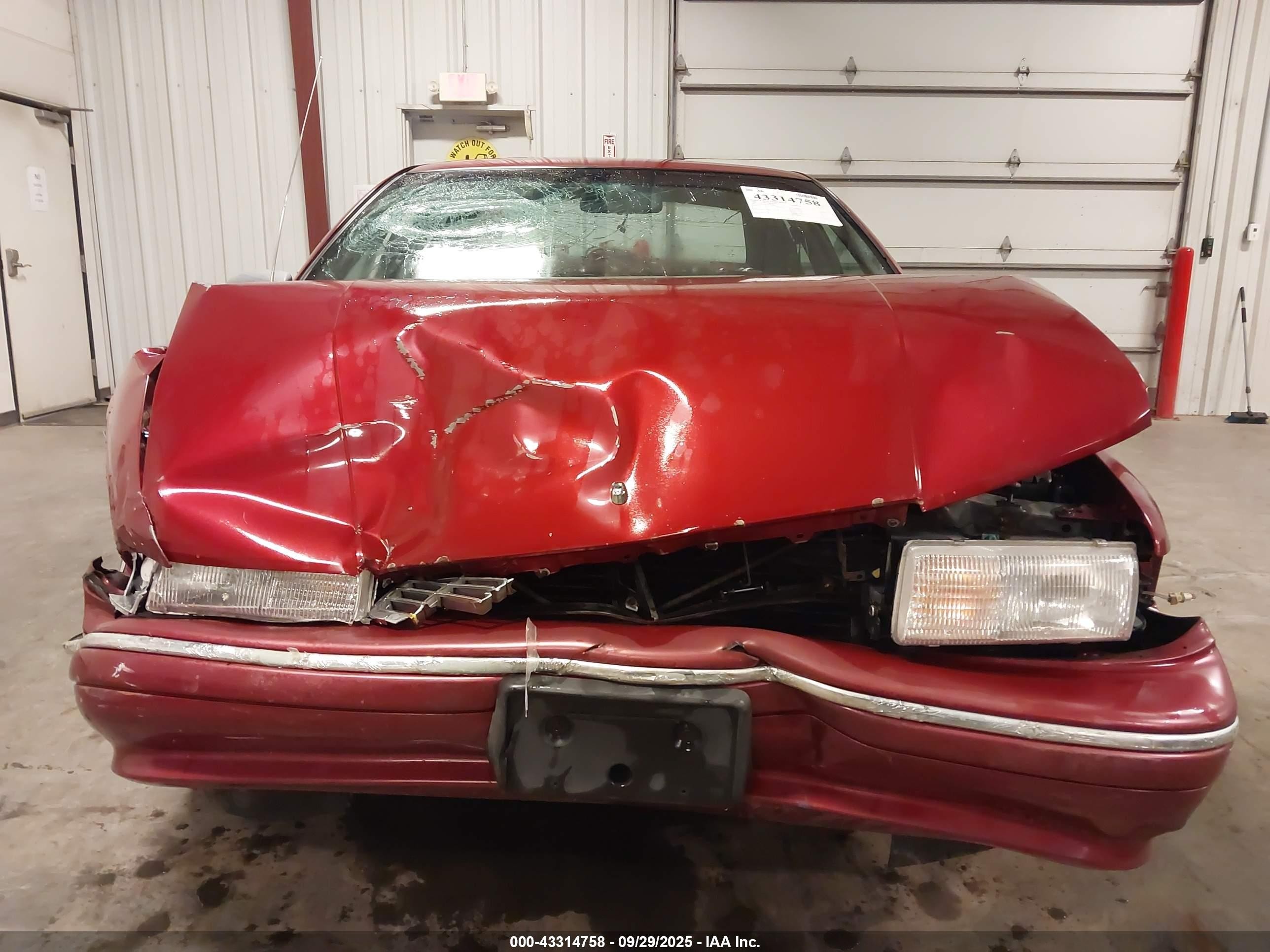 1996 Chevrolet Caprice Classic Red vin: 1G1BL52W3TR120852