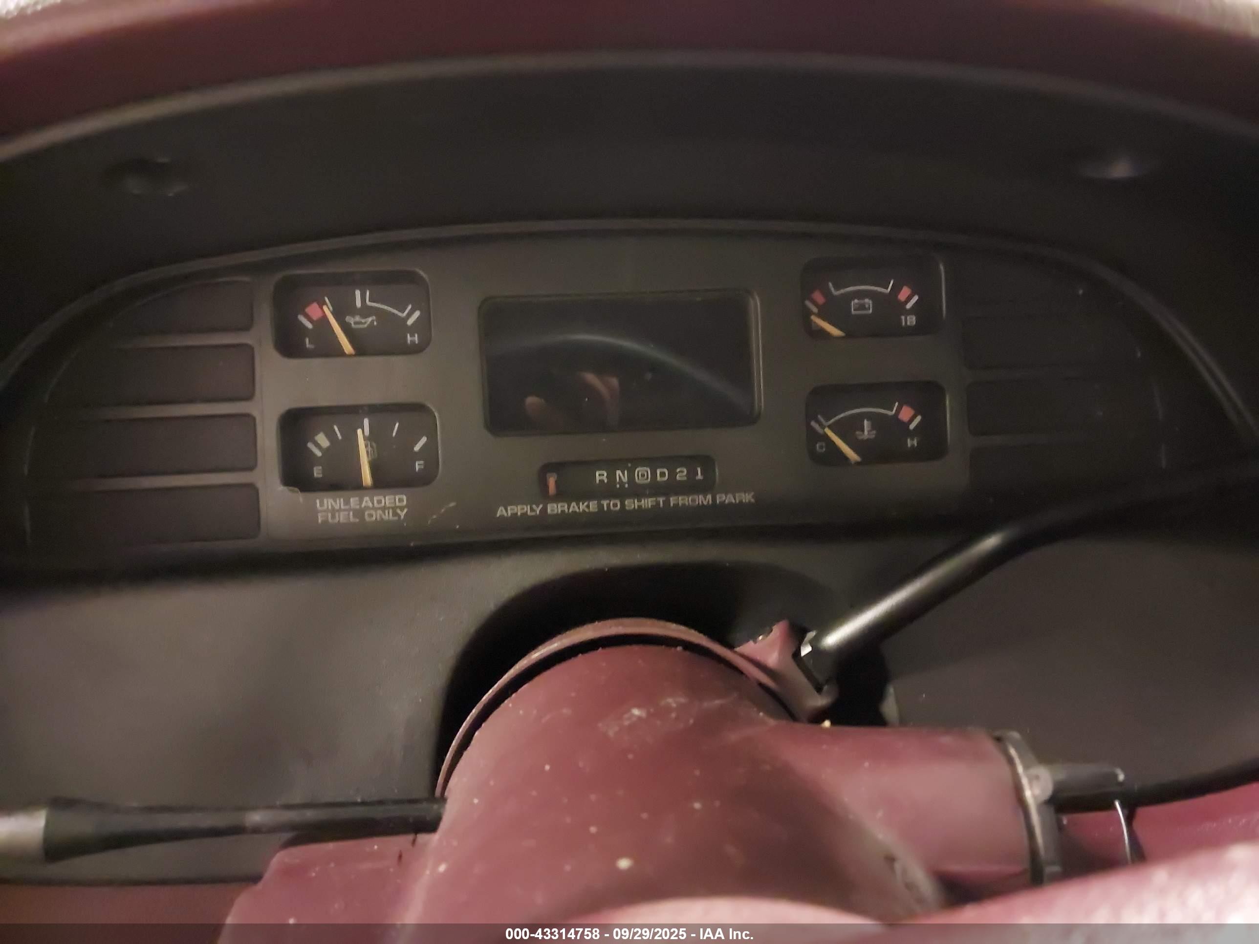 1996 Chevrolet Caprice Classic Red vin: 1G1BL52W3TR120852