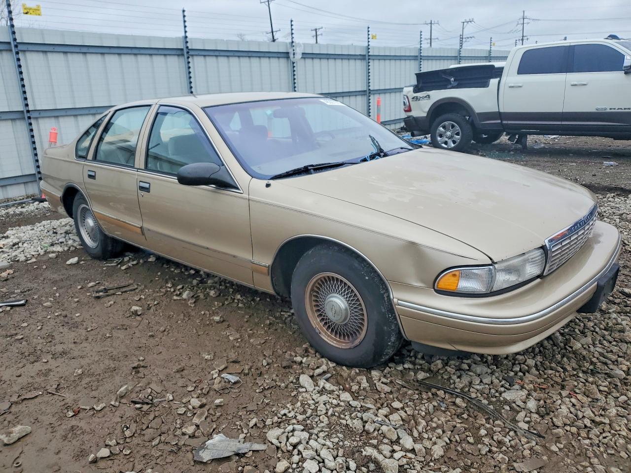 1996 Chevrolet Caprice Classic Tan vin: 1G1BL52W3TR192375
