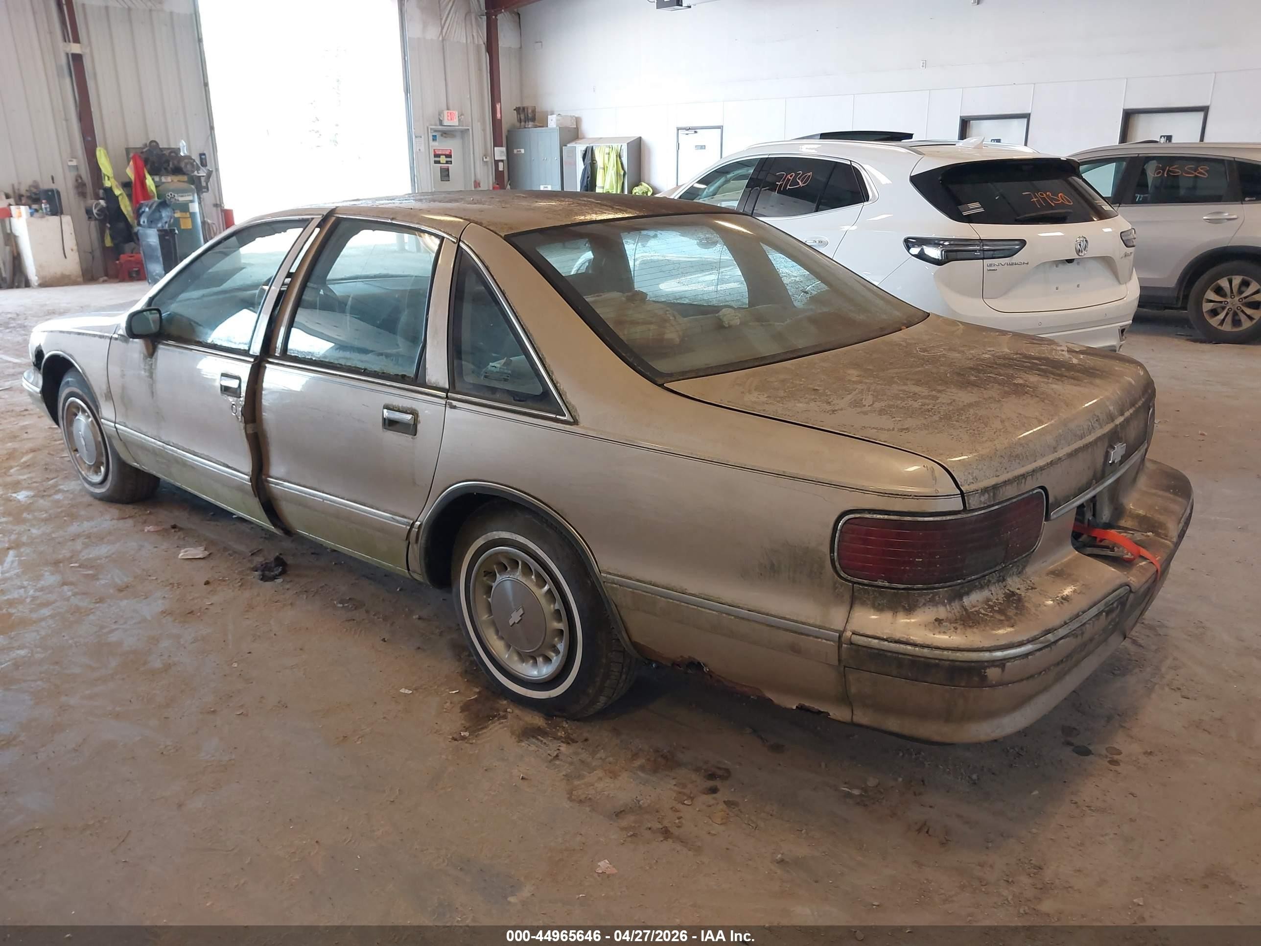 1994 Chevrolet Caprice Classic Gold vin: 1G1BL52W4RR149172