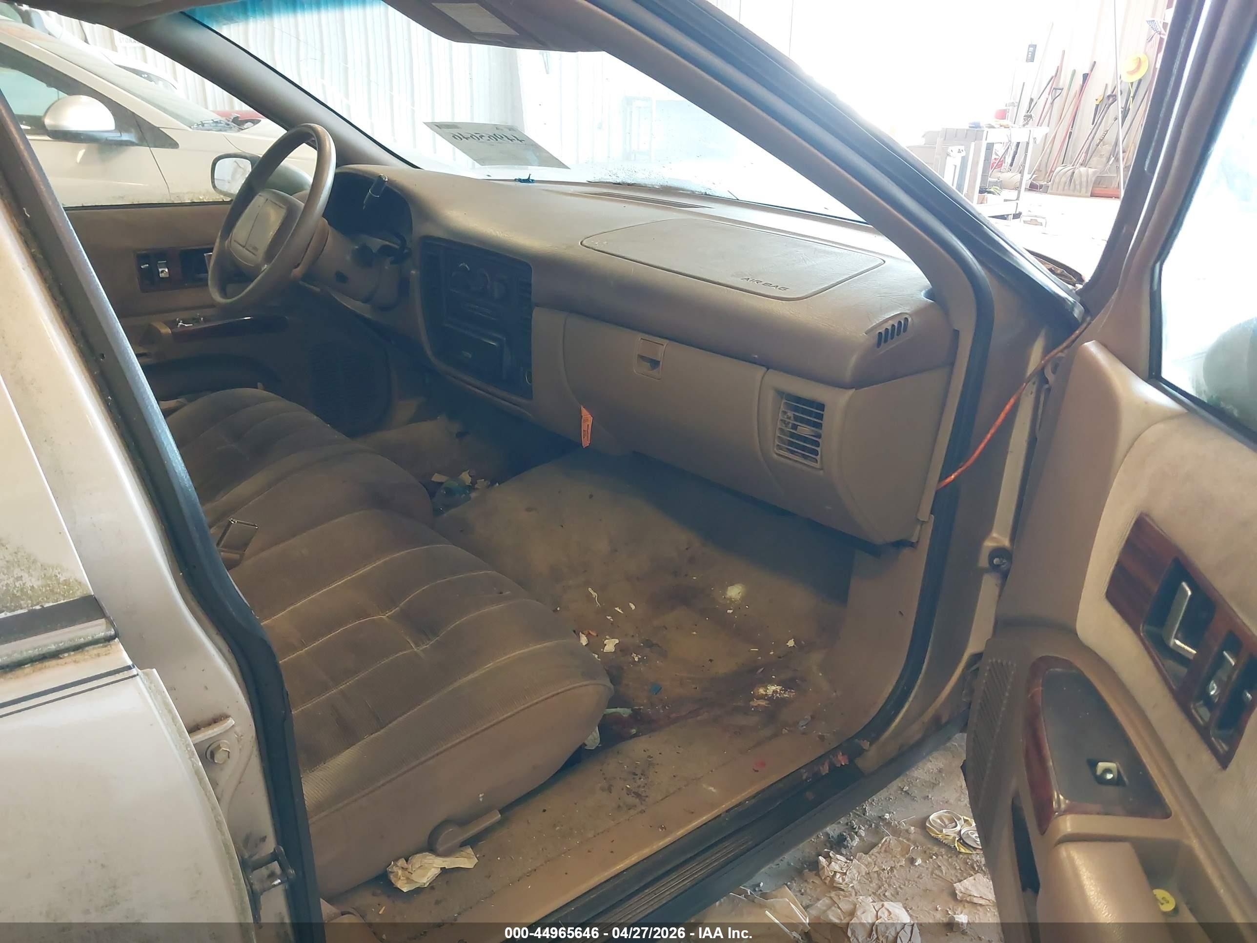 1994 Chevrolet Caprice Classic Gold vin: 1G1BL52W4RR149172