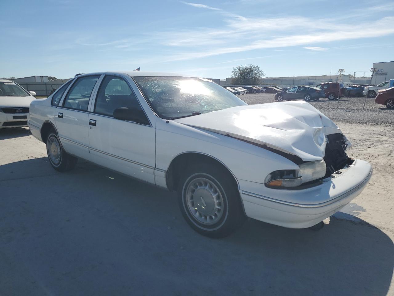 1996 Chevrolet Caprice Classic White vin: 1G1BL52W6TR185839