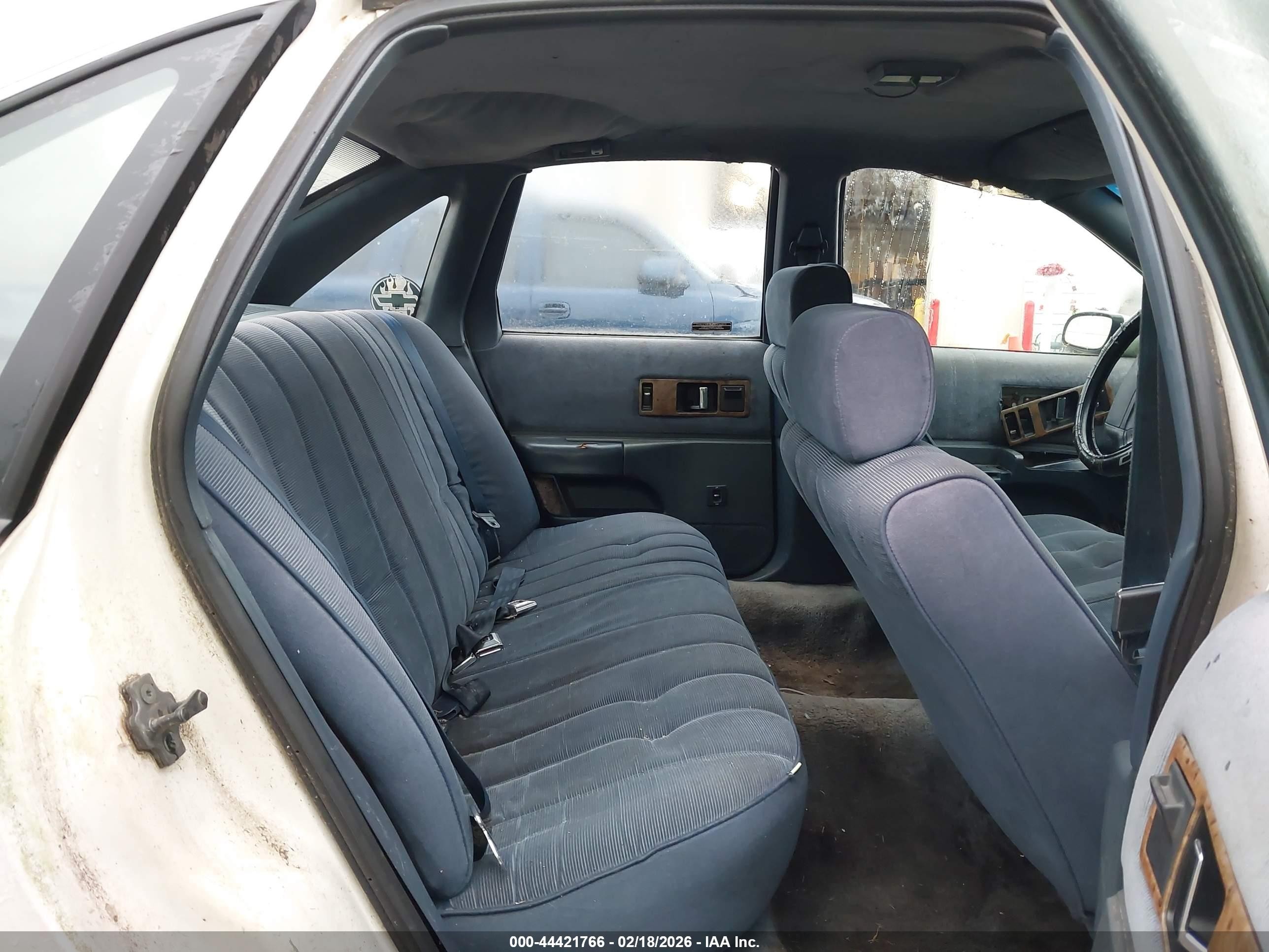 1993 Chevrolet Caprice Classic White vin: 1G1BL53EXPW100529