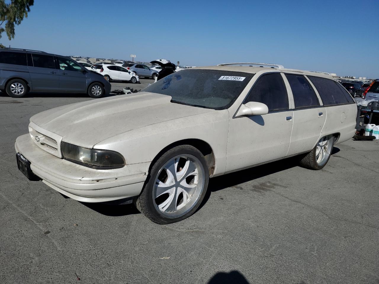 1994 Chevrolet Caprice Classic White vin: 1G1BL82P4RR123410