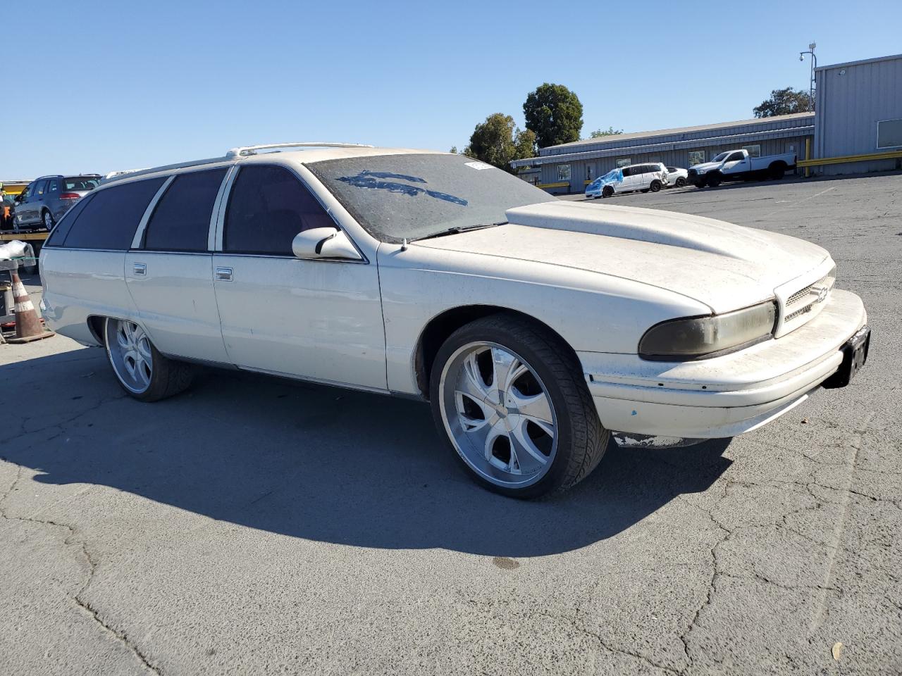 1994 Chevrolet Caprice Classic White vin: 1G1BL82P4RR123410