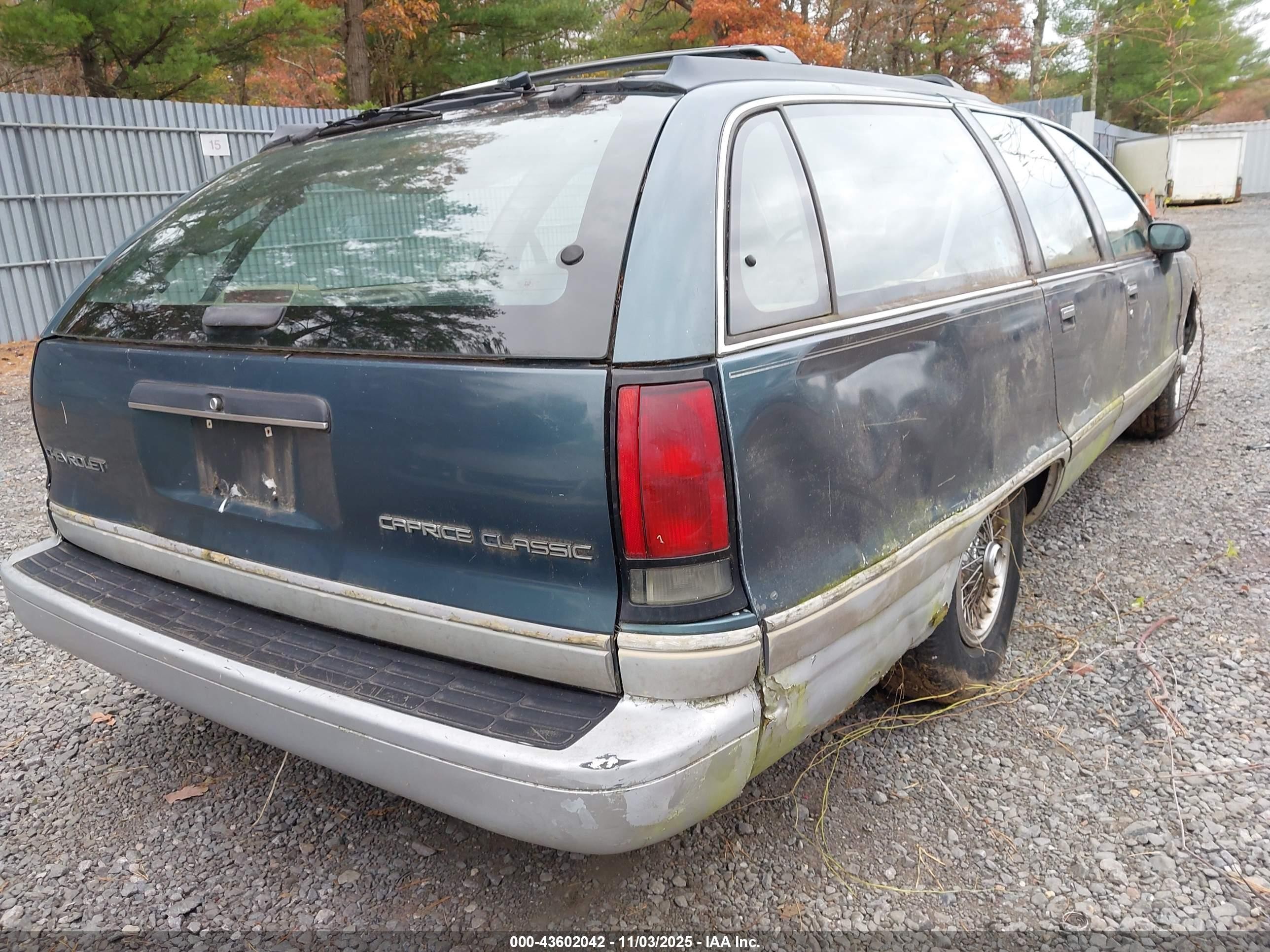 1993 Chevrolet Caprice Classic Teal vin: 1G1BL83EXPW133161