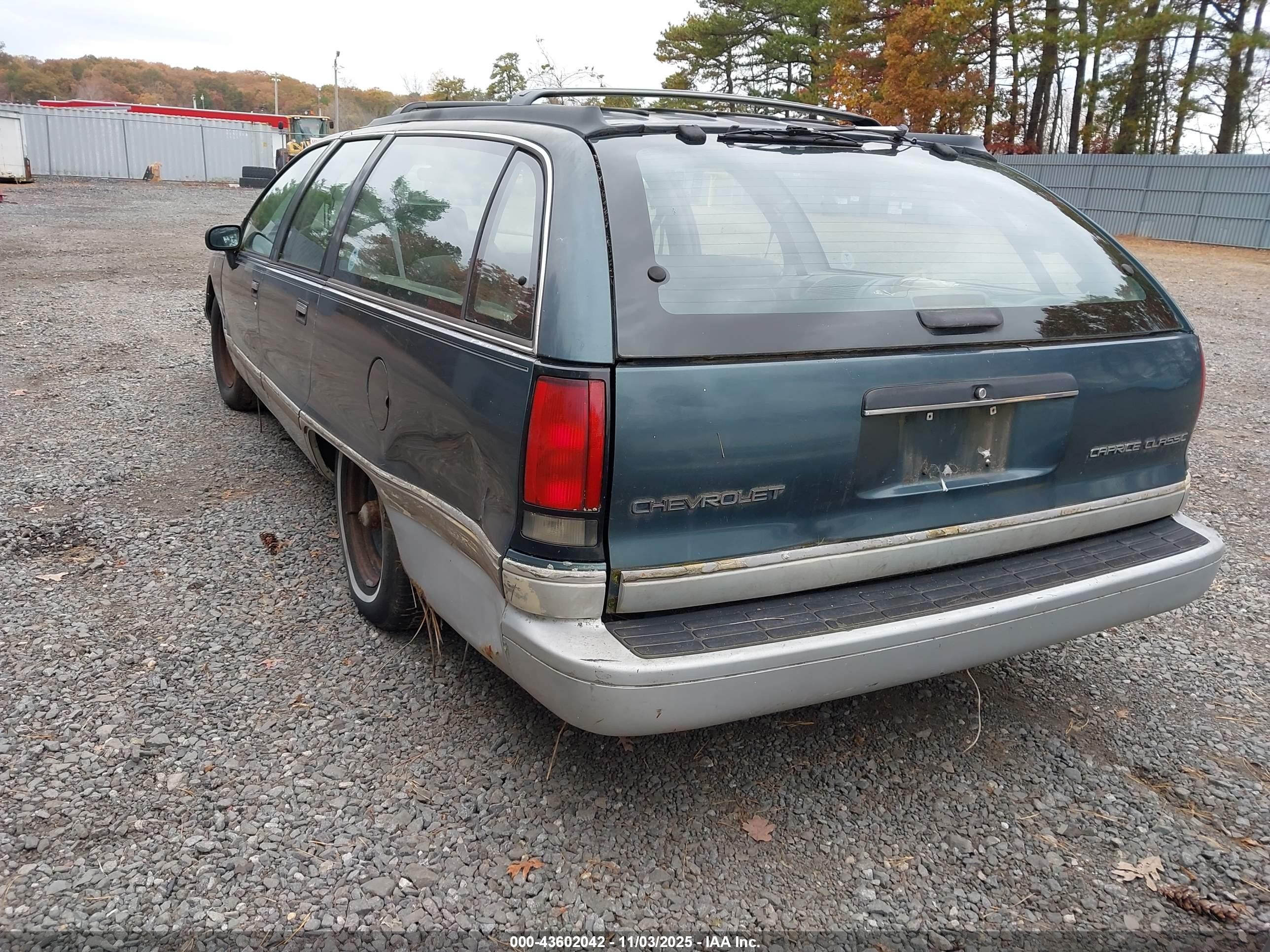 1993 Chevrolet Caprice Classic Teal vin: 1G1BL83EXPW133161