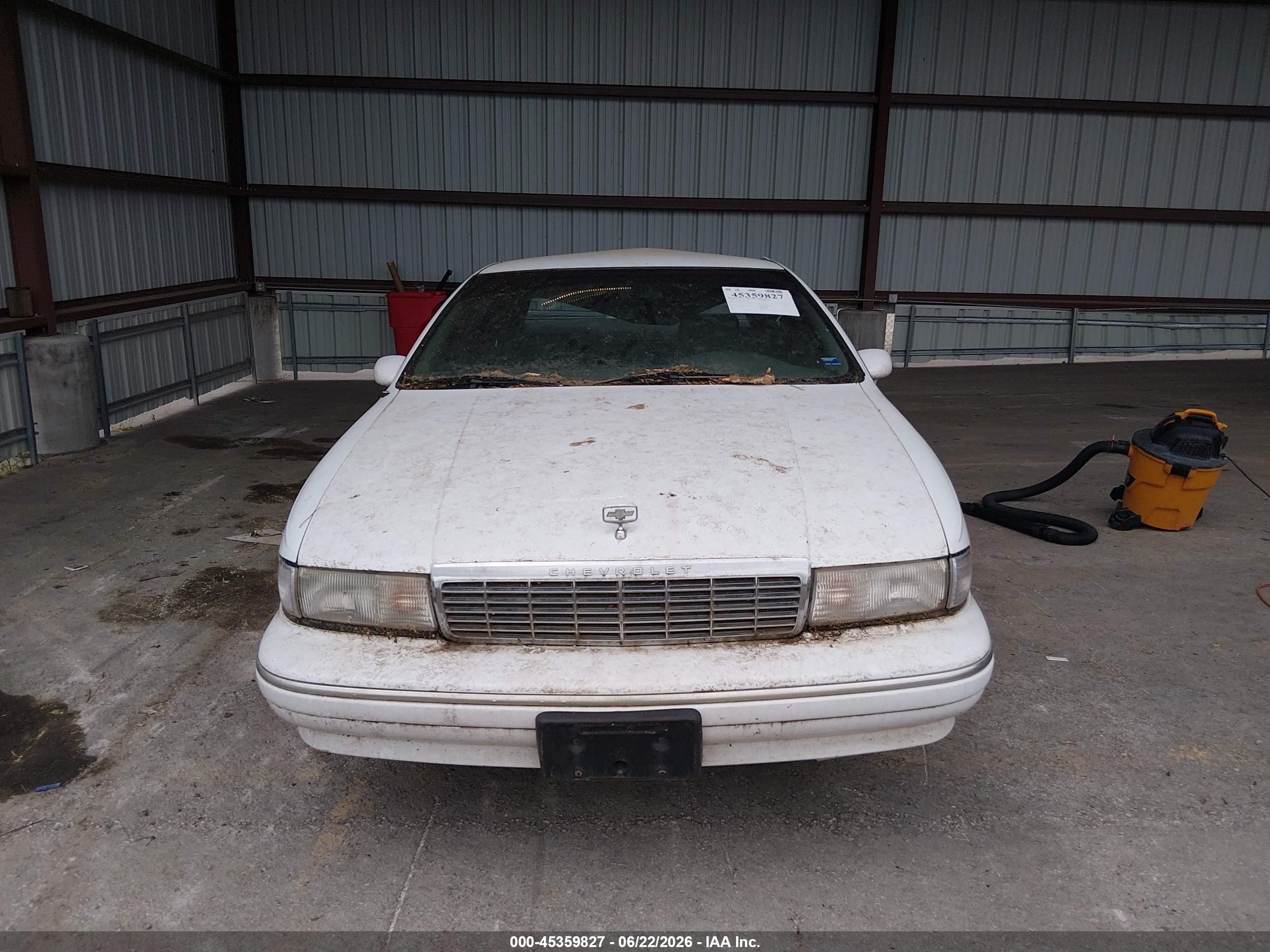 1994 Chevrolet Caprice Classic Ls White vin: 1G1BN52P3RR192744