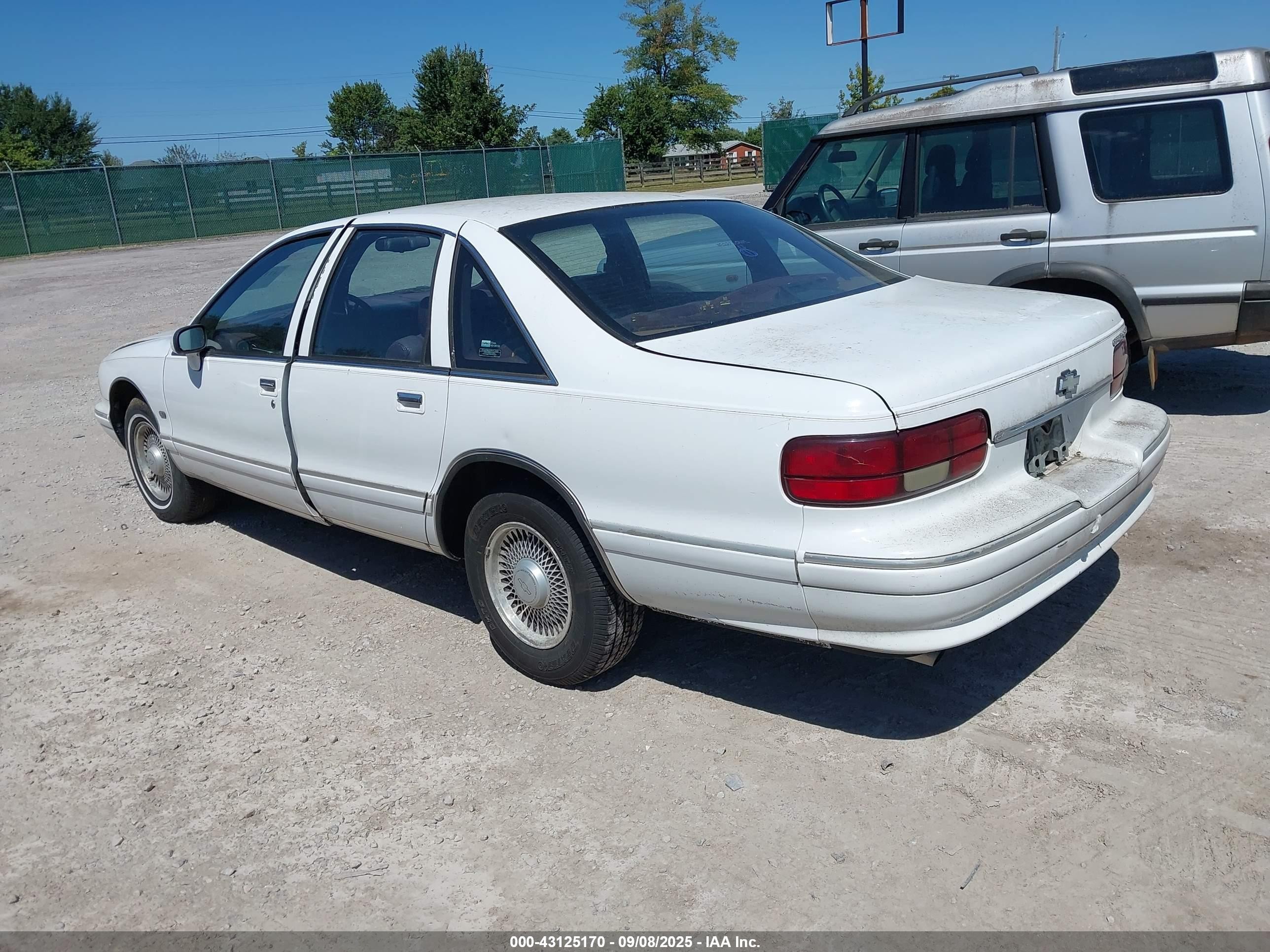 1994 Chevrolet Caprice Classic Ls White vin: 1G1BN52W9RR126920