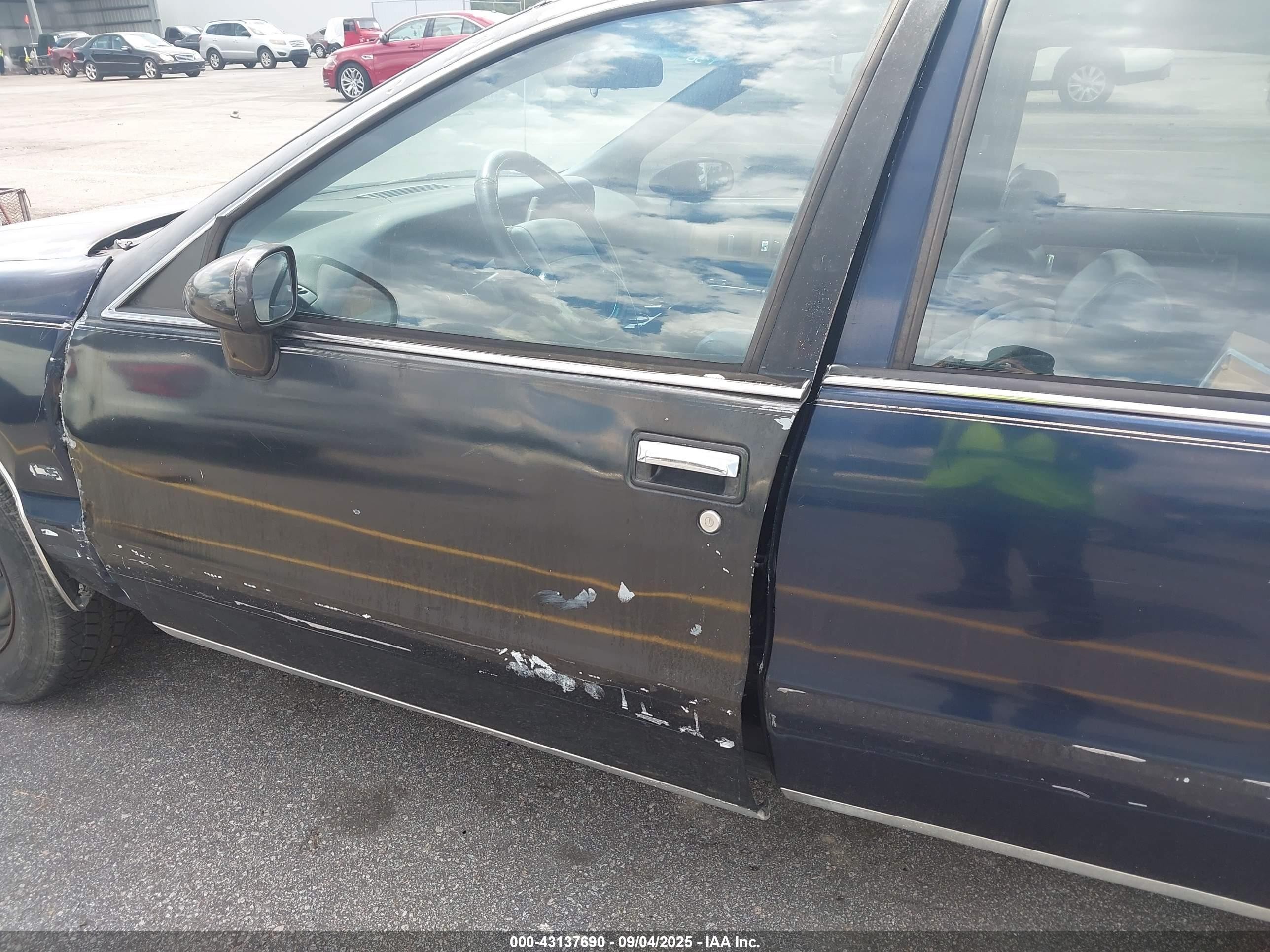 1993 Chevrolet Caprice Classic Ls Dark Blue vin: 1G1BN53E9PR106508
