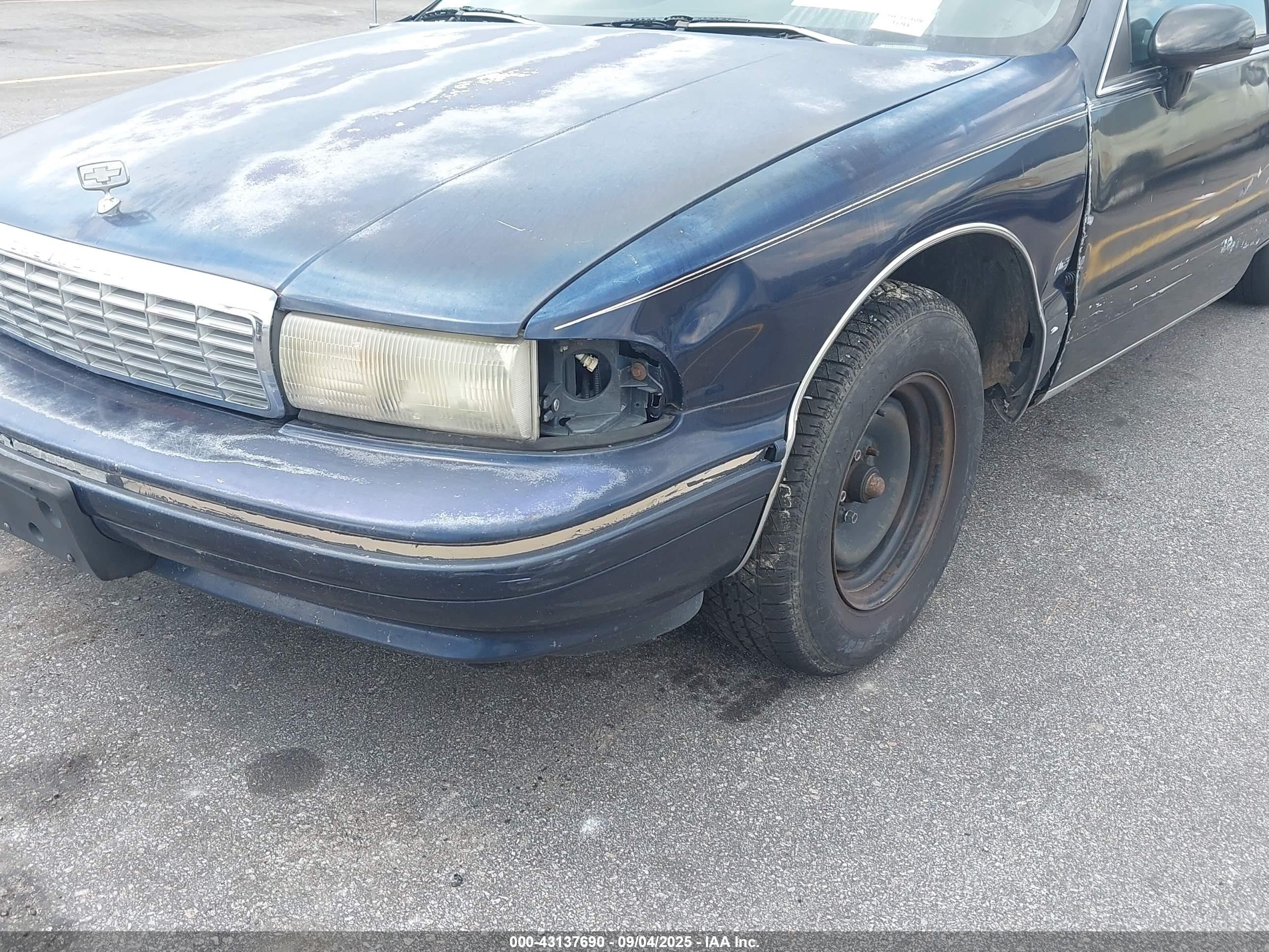 1993 Chevrolet Caprice Classic Ls Dark Blue vin: 1G1BN53E9PR106508