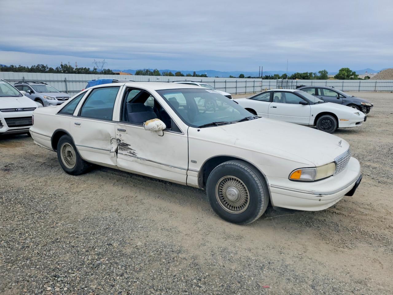 1993 Chevrolet Caprice Classic Ls White vin: 1G1BN53E9PR112180