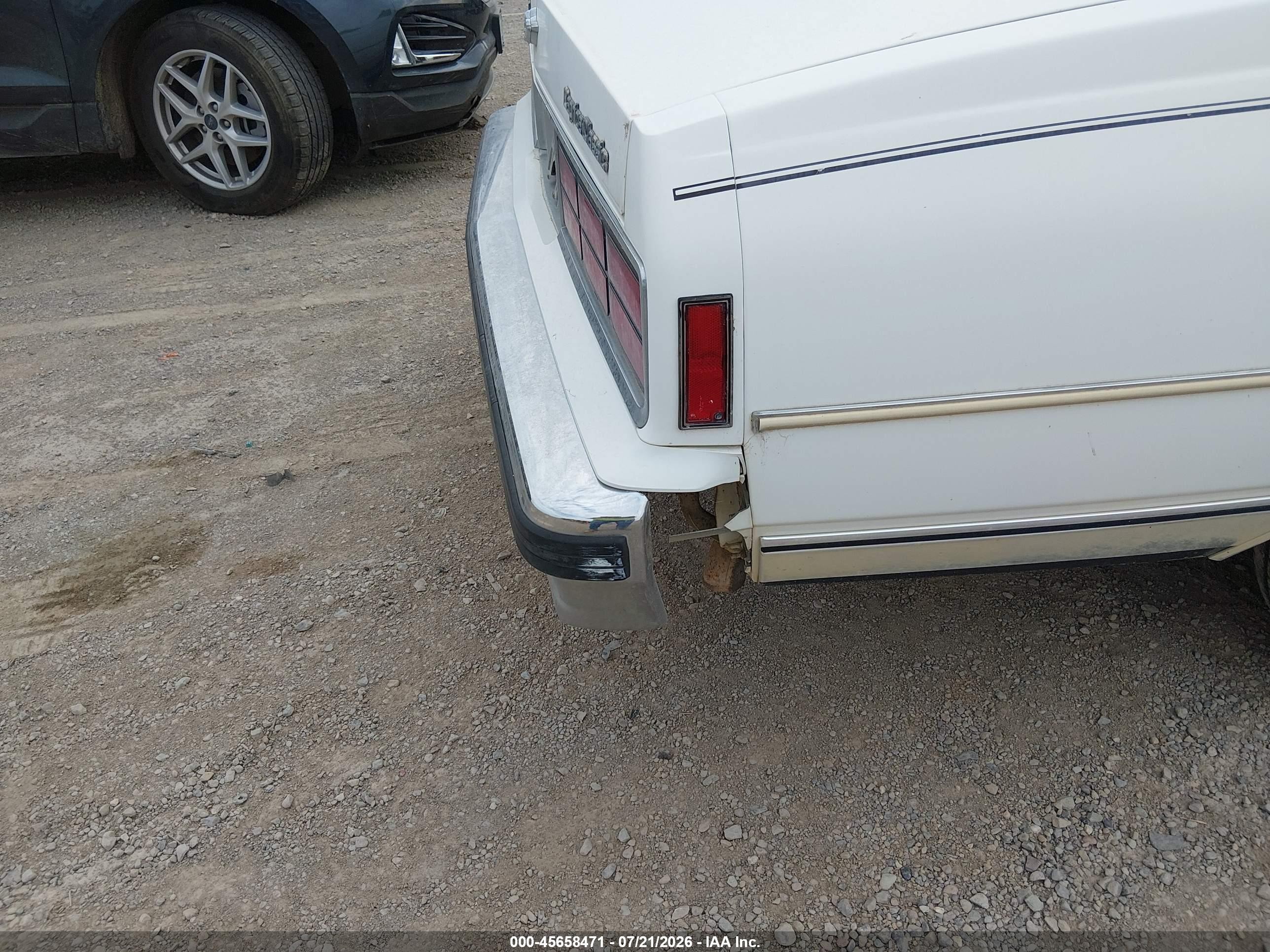 1989 Chevrolet Caprice Classic Brougham Белый vin: 1G1BU51E3KA142062