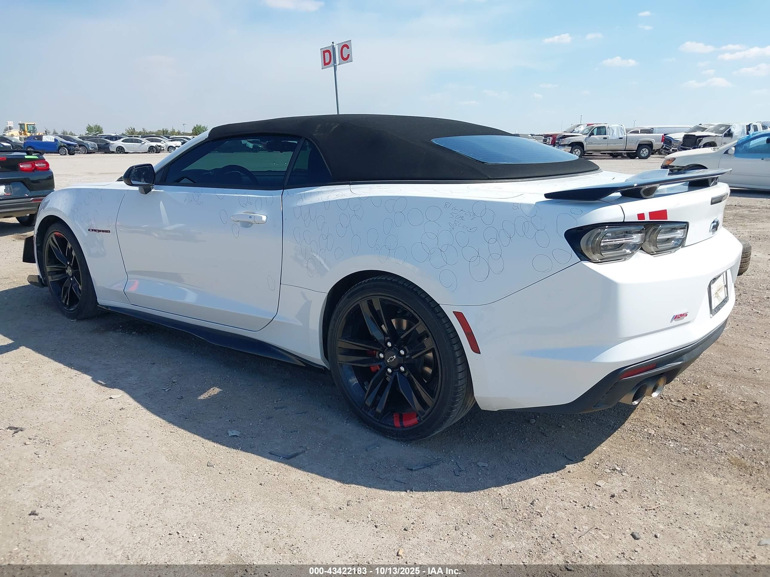 2021 Chevrolet Camaro Rwd  1lt White vin: 1G1FB3DS1M0122432