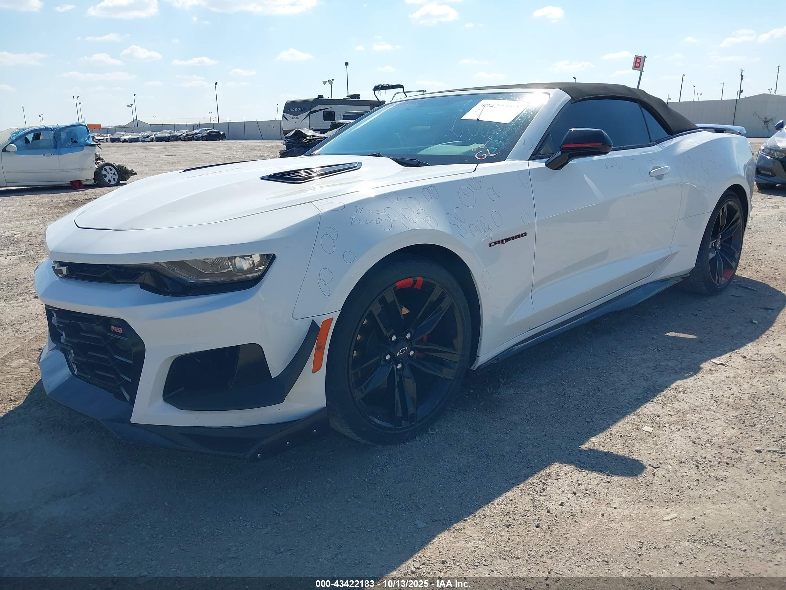 2021 Chevrolet Camaro Rwd  1lt White vin: 1G1FB3DS1M0122432