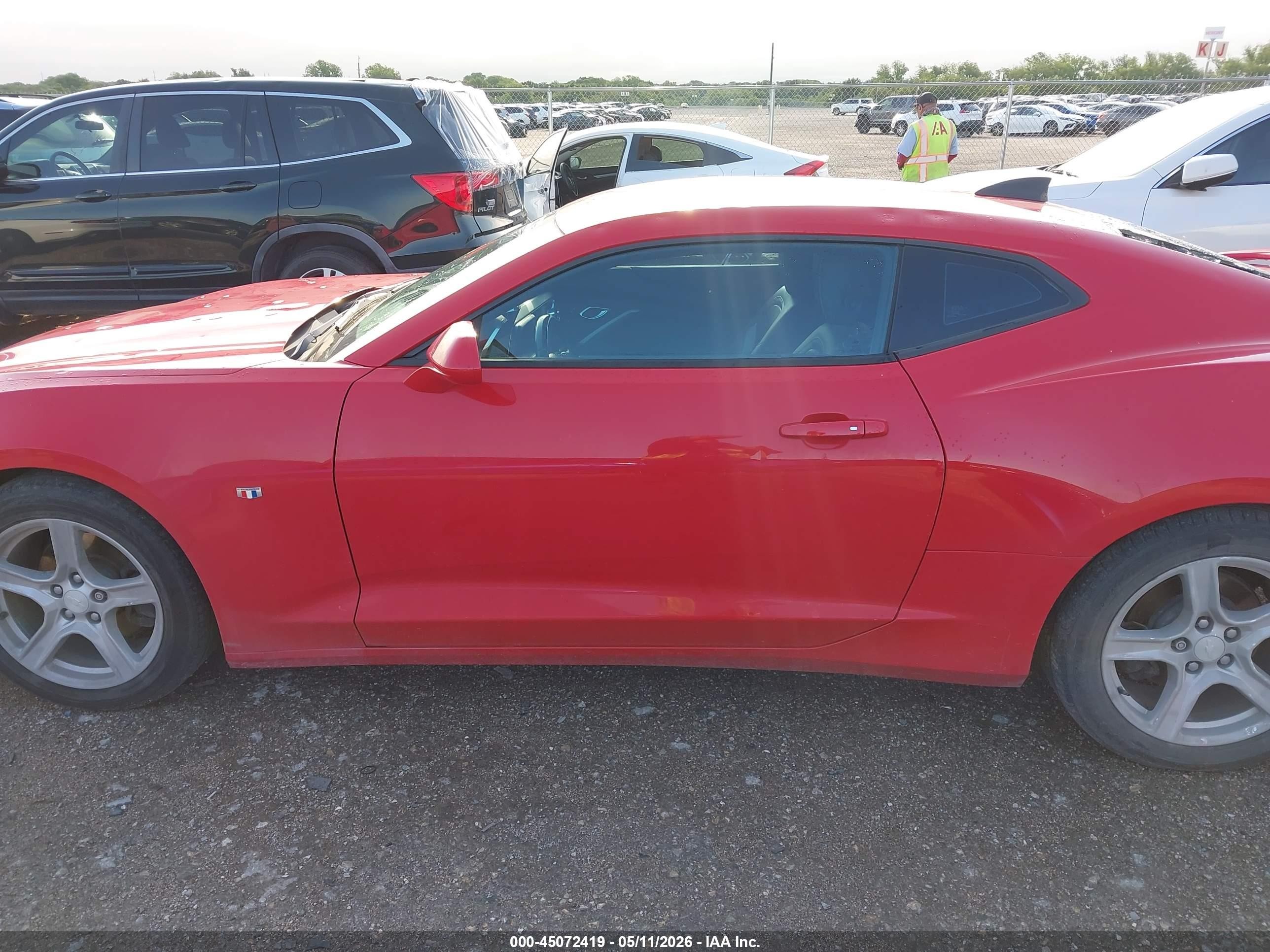 2017 Chevrolet Camaro 2lt Красный vin: 1G1FD1RS2H0160832
