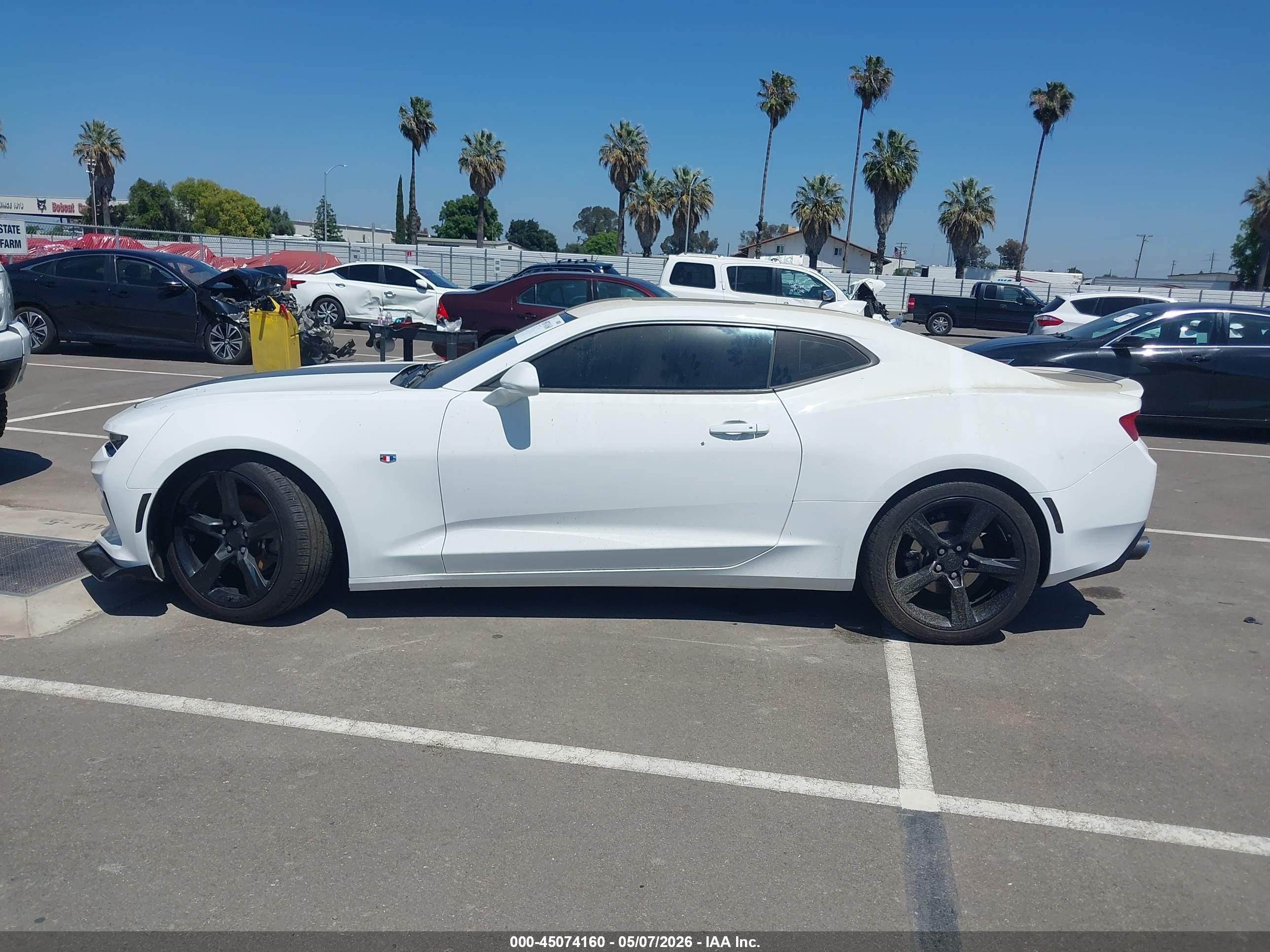 2016 Chevrolet Camaro 2lt White vin: 1G1FD1RS6G0150142