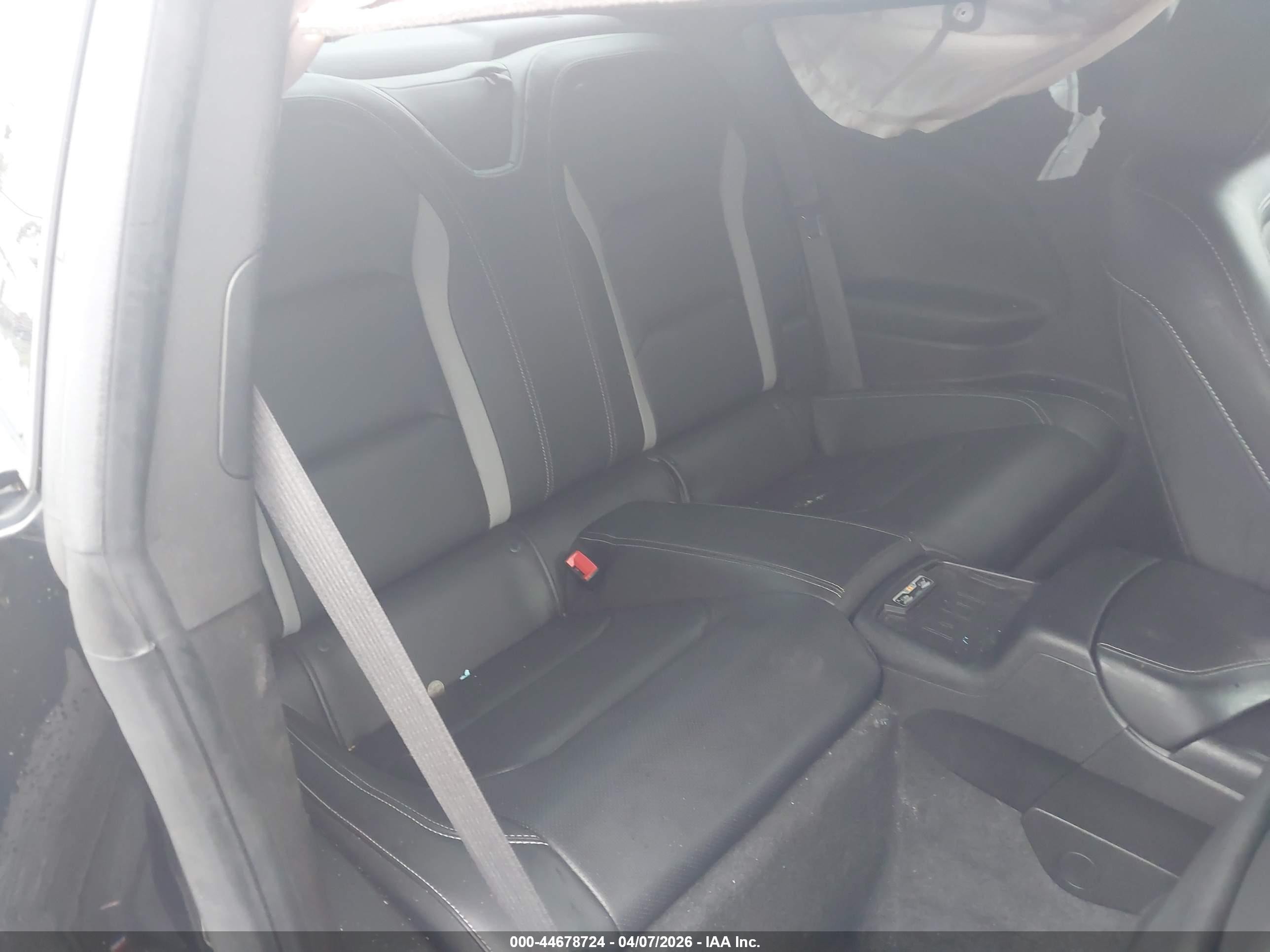 2018 Chevrolet Camaro 2lt Белый vin: 1G1FD1RS7J0135138