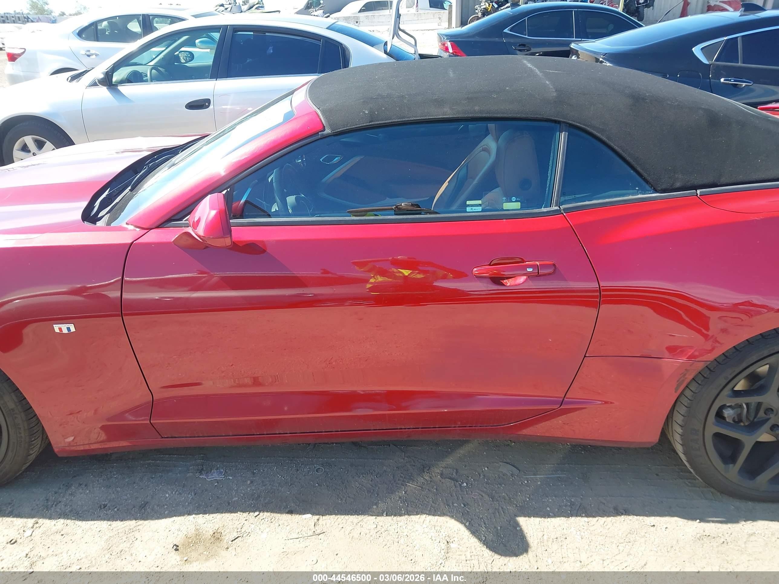 2017 Chevrolet Camaro 2lt Red vin: 1G1FD3DS5H0103365