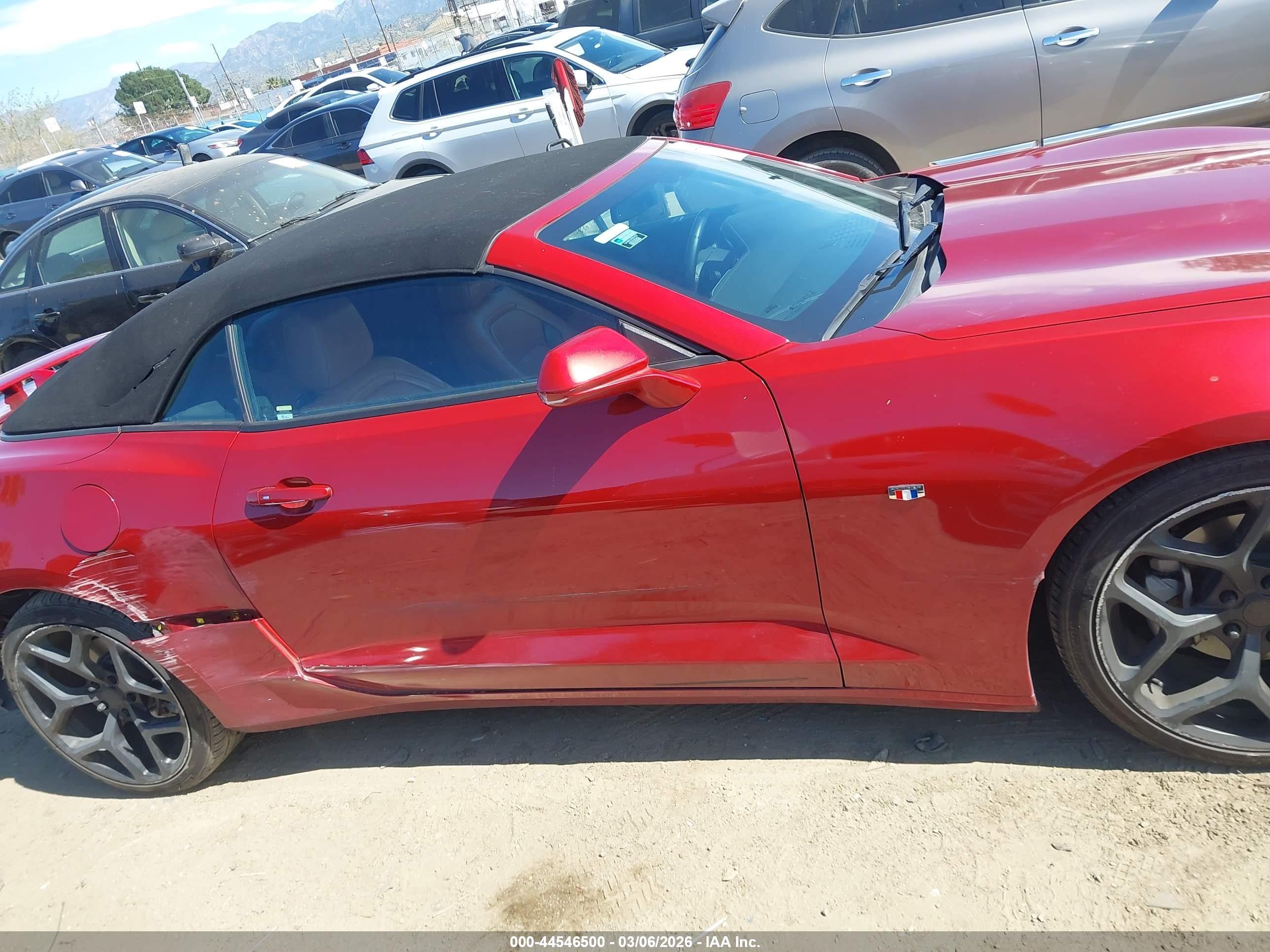 2017 Chevrolet Camaro 2lt Red vin: 1G1FD3DS5H0103365