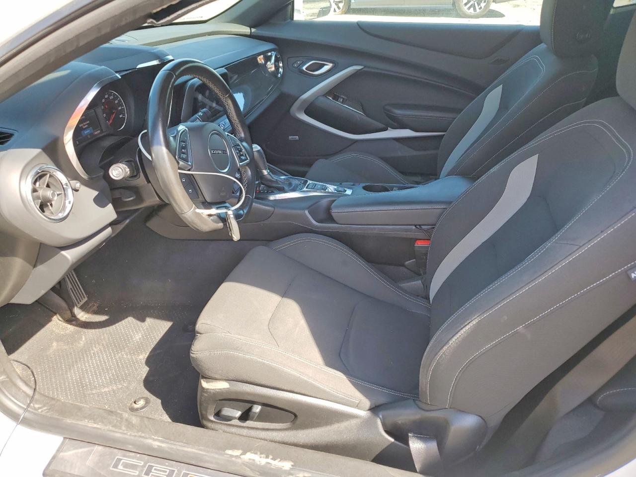2022 Chevrolet Camaro Lt1 Белый vin: 1G1FF1R72N0105878