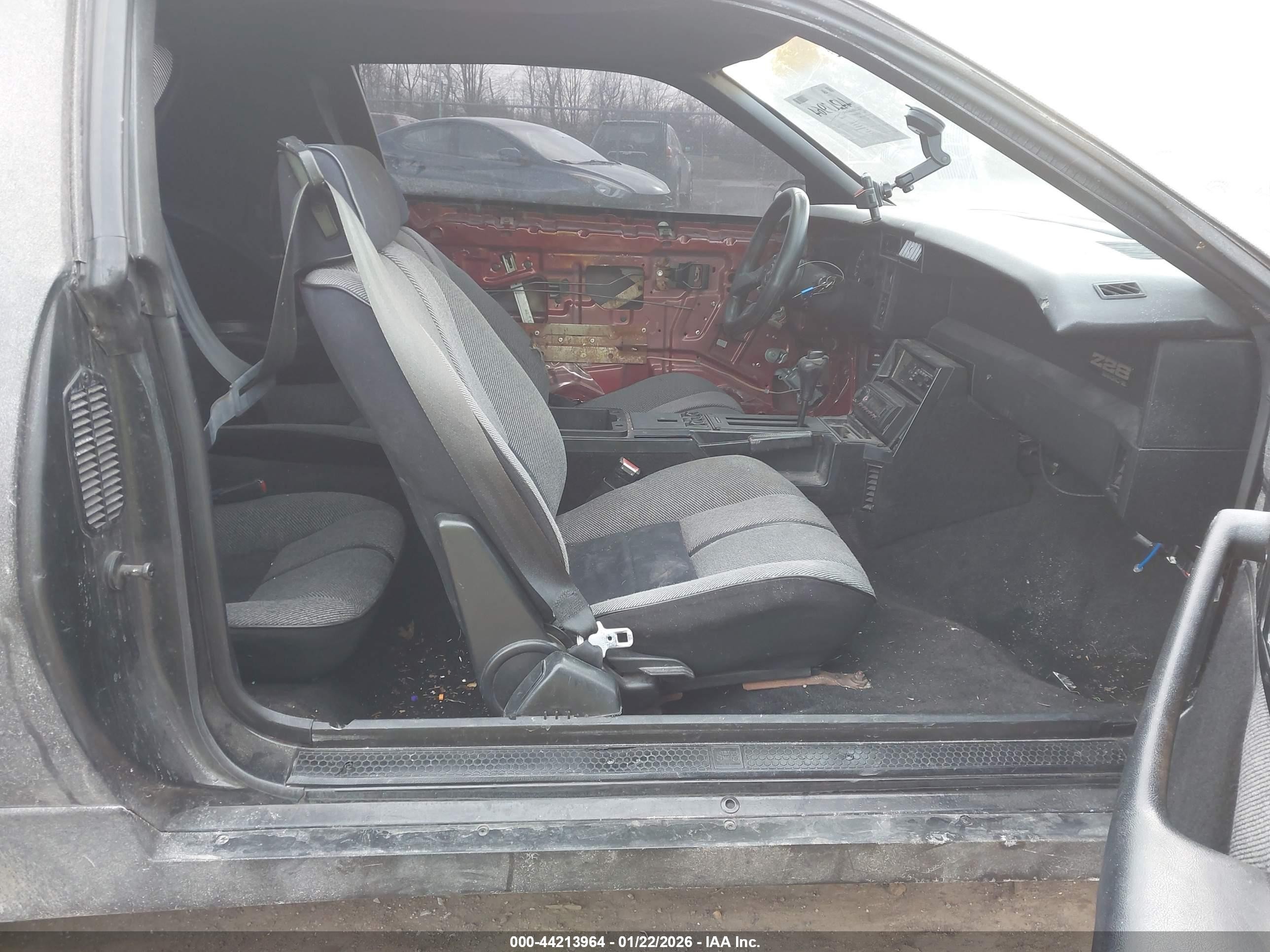1988 Chevrolet Camaro   Gray vin: 1G1FP2183JL160887
