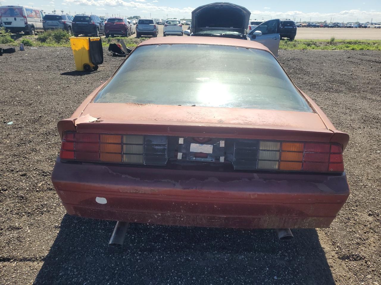 1988 Chevrolet Camaro Burgundy vin: 1G1FP218XJL187441