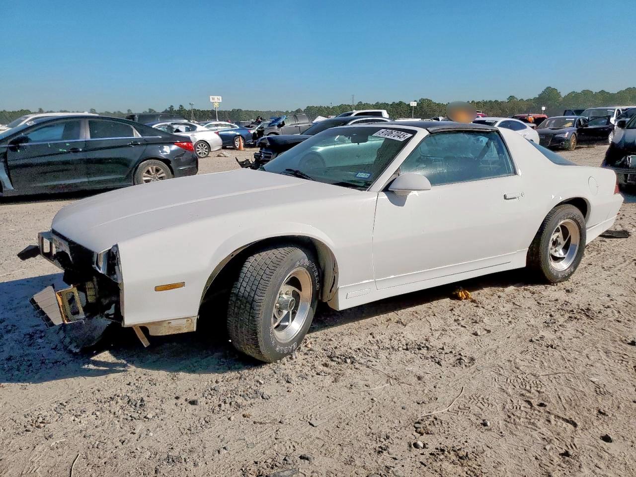 1989 Chevrolet Camaro White vin: 1G1FP21E2KL167160