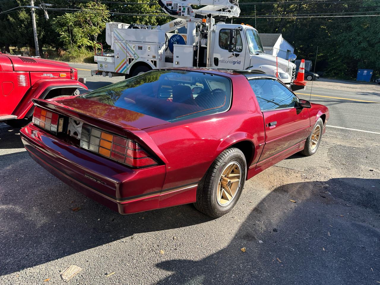 1988 Chevrolet Camaro Burgundy vin: 1G1FP21F1JL138014