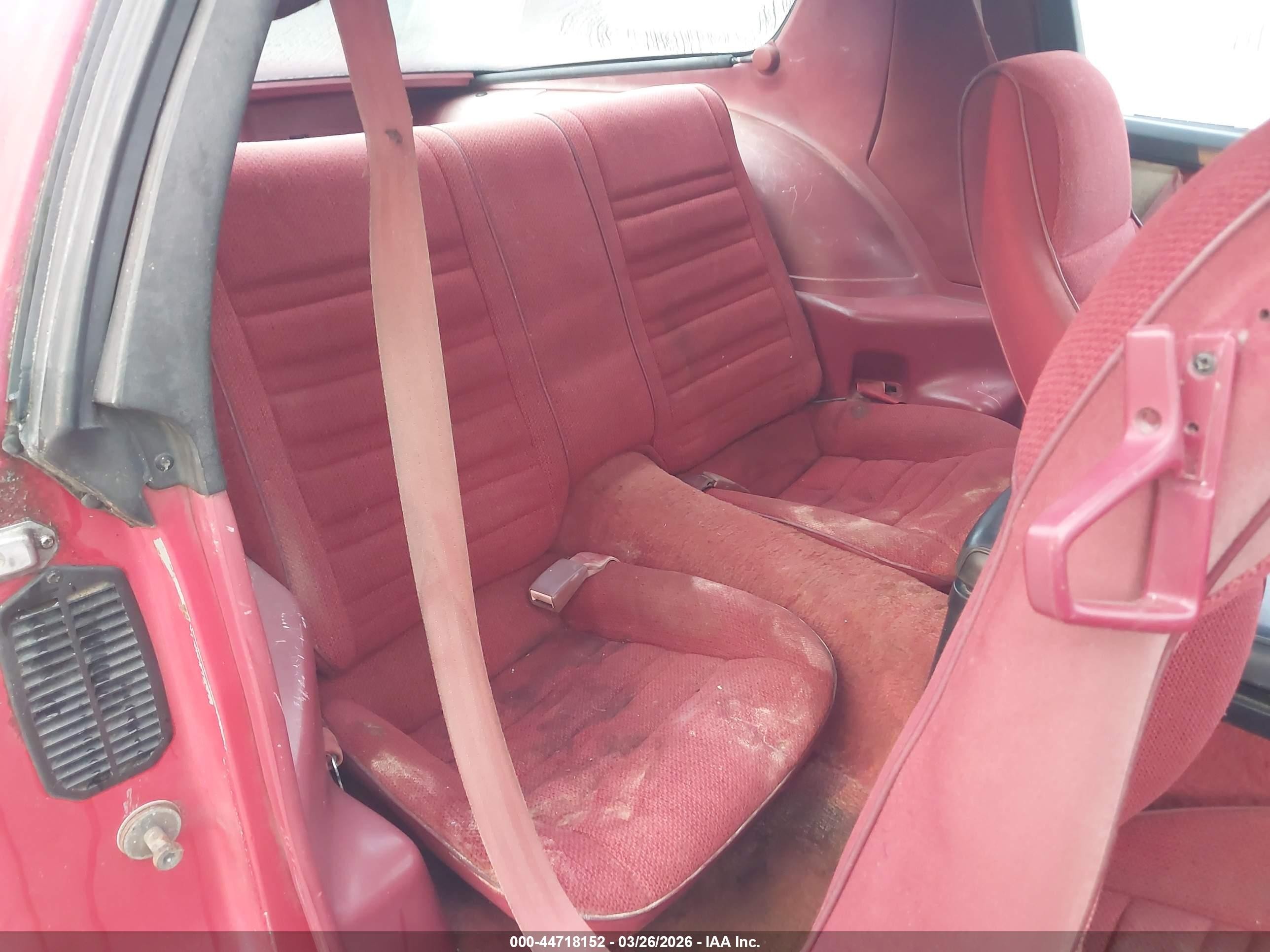 1987 Chevrolet Camaro   Красный vin: 1G1FP21F9HL114439
